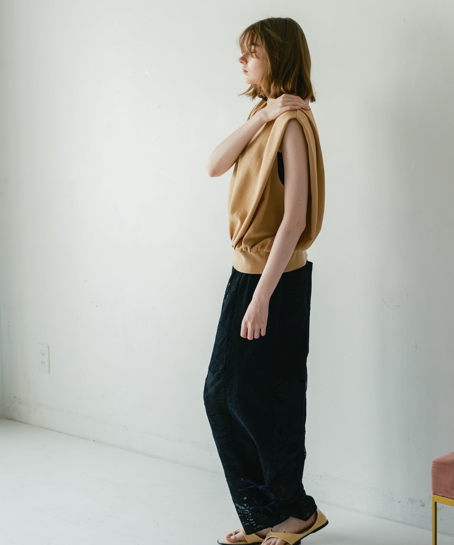 shoulder tuck tops / WHT26HCS4091