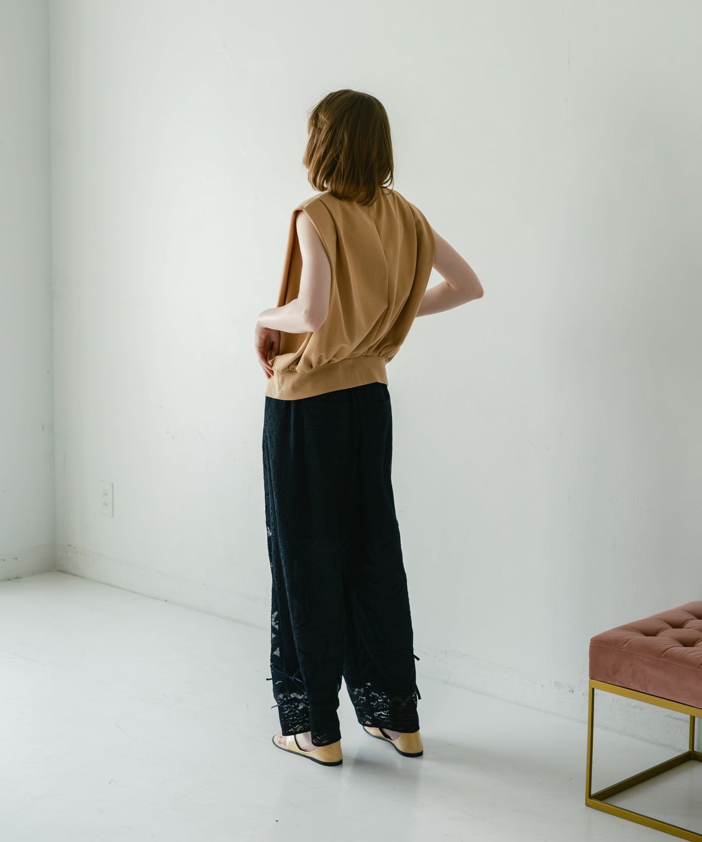 shoulder tuck tops / WHT26HCS4091