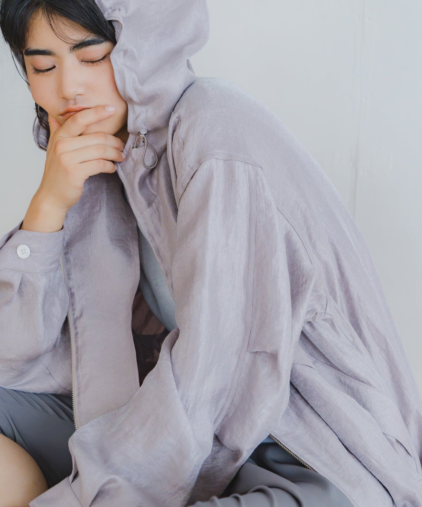 shiny hoodie blouson / WHT26HJK4055