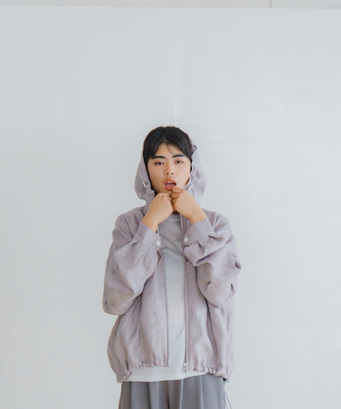 shiny hoodie blouson / WHT26HJK4055