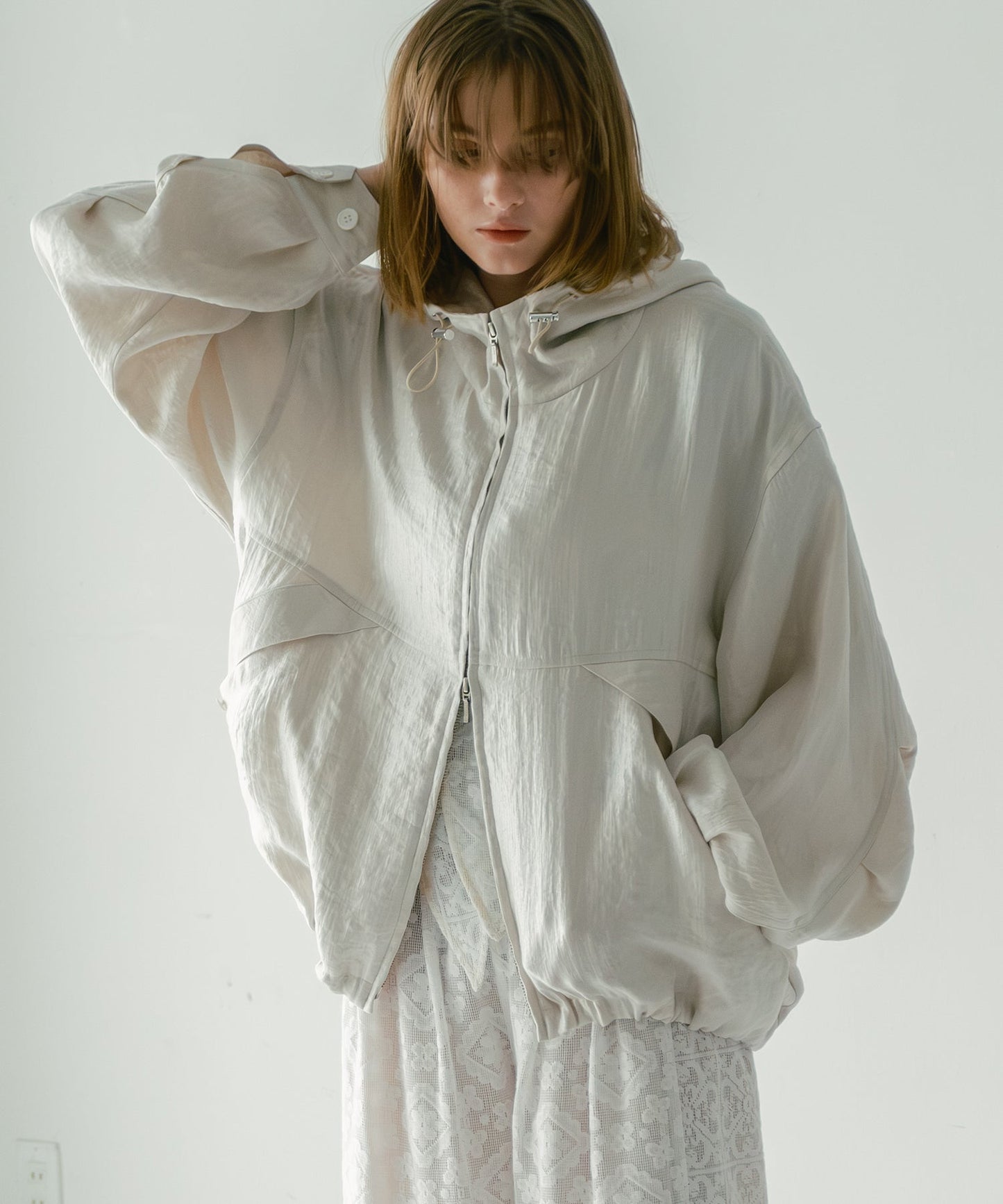 shiny hoodie blouson / WHT26HJK4055