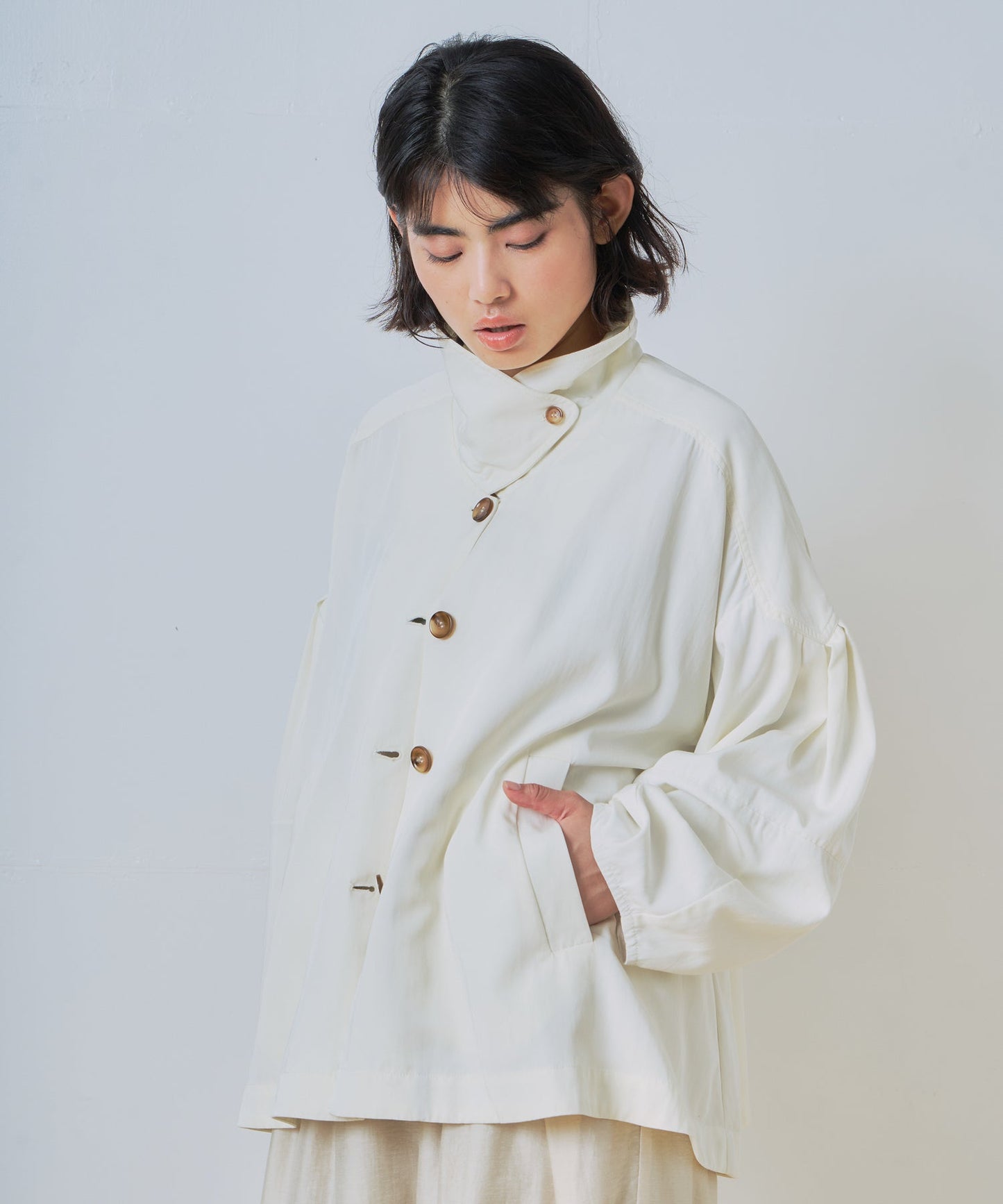 tent line jacket / WHT26HJK4057