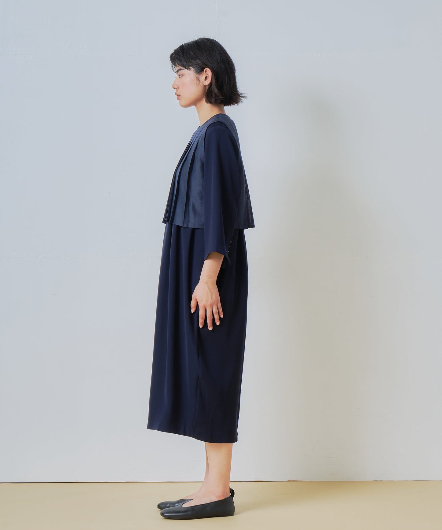pleats vest dress / WHT26HOP4077