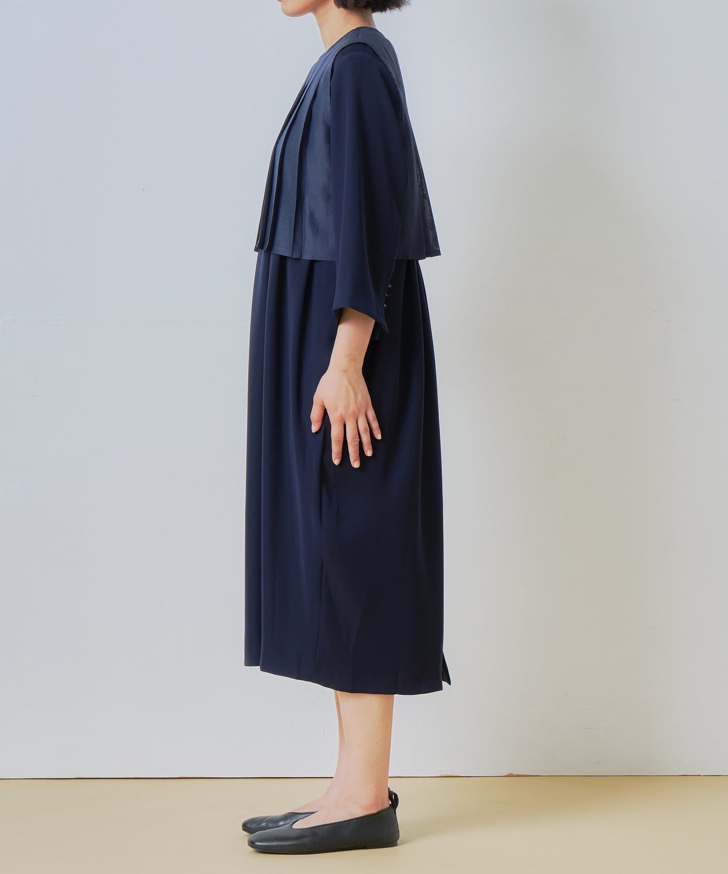 pleats vest dress / WHT26HOP4077