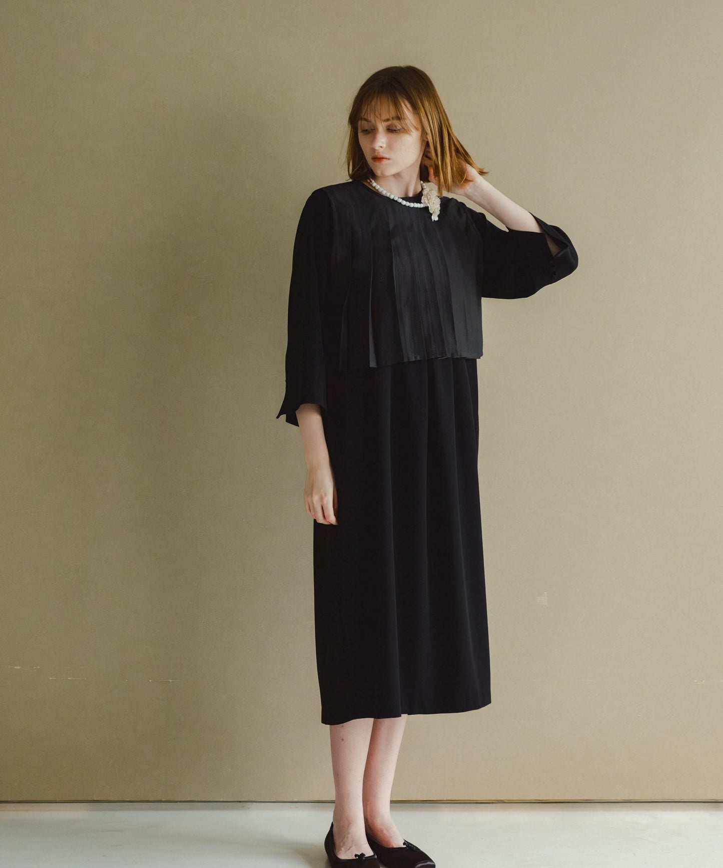 pleats vest dress / WHT26HOP4077