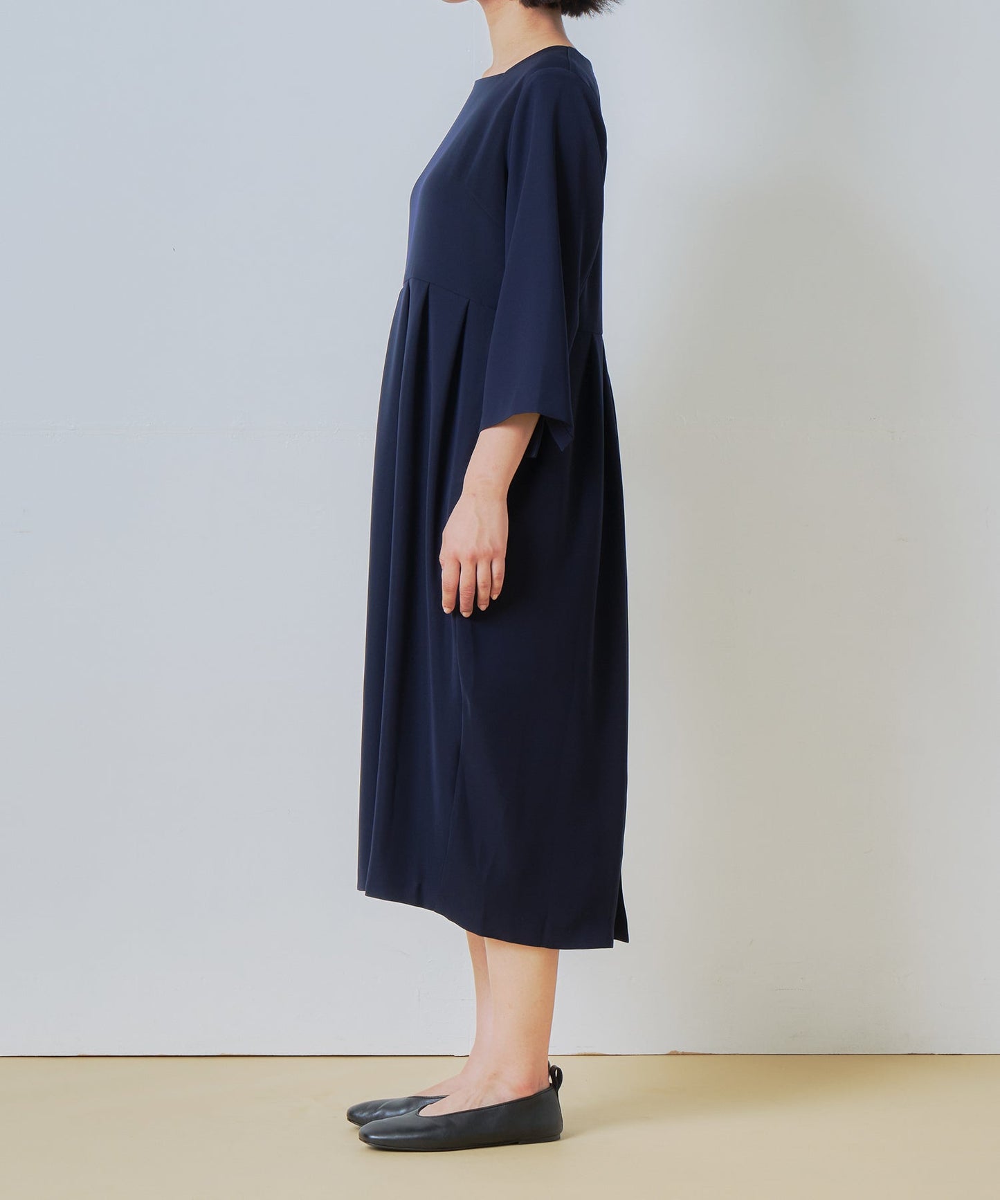pleats vest dress / WHT26HOP4077