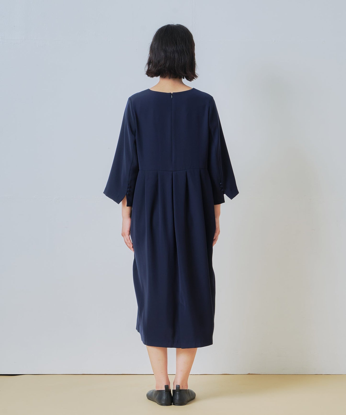pleats vest dress / WHT26HOP4077