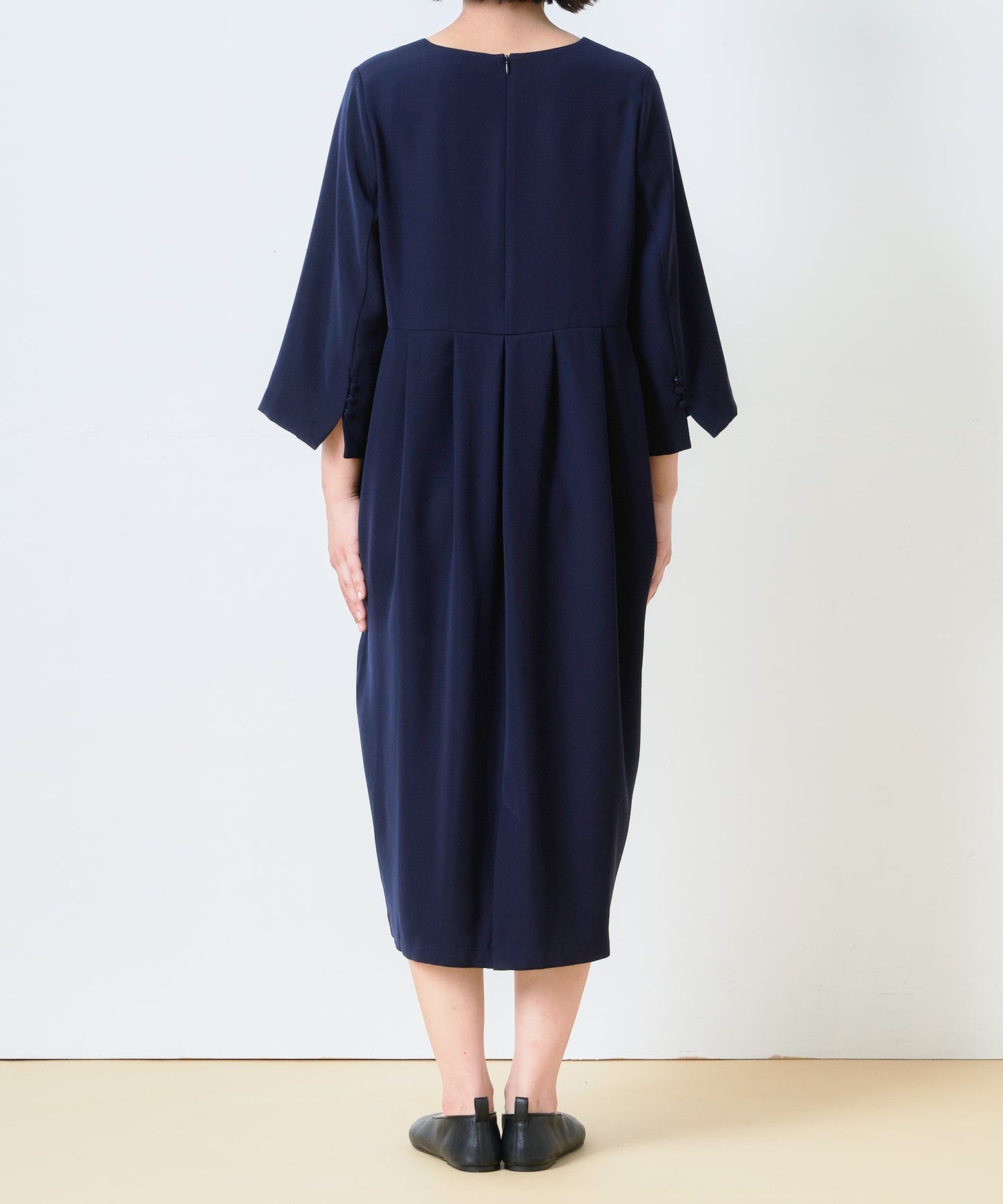 pleats vest dress / WHT26HOP4077