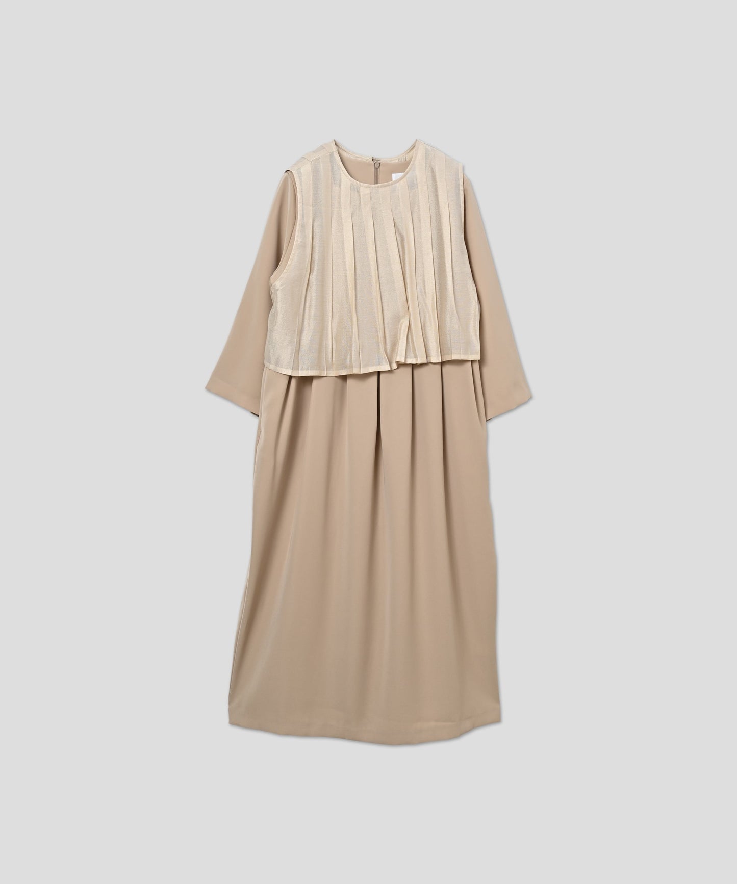 pleats vest dress / WHT26HOP4077