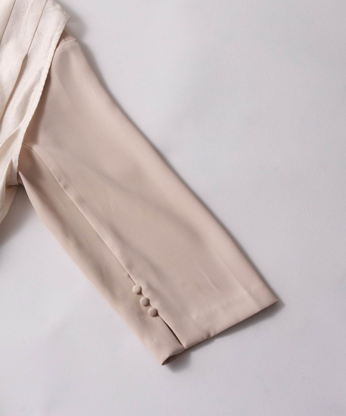 pleats vest dress / WHT26HOP4077
