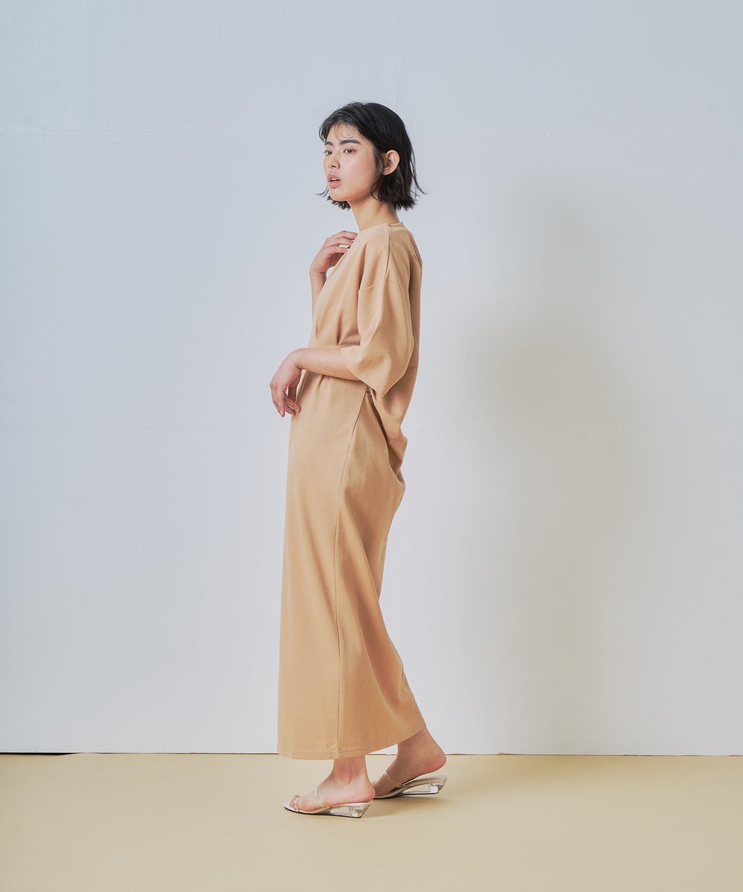 asymmetry tuck dress / WHT26HOP4078