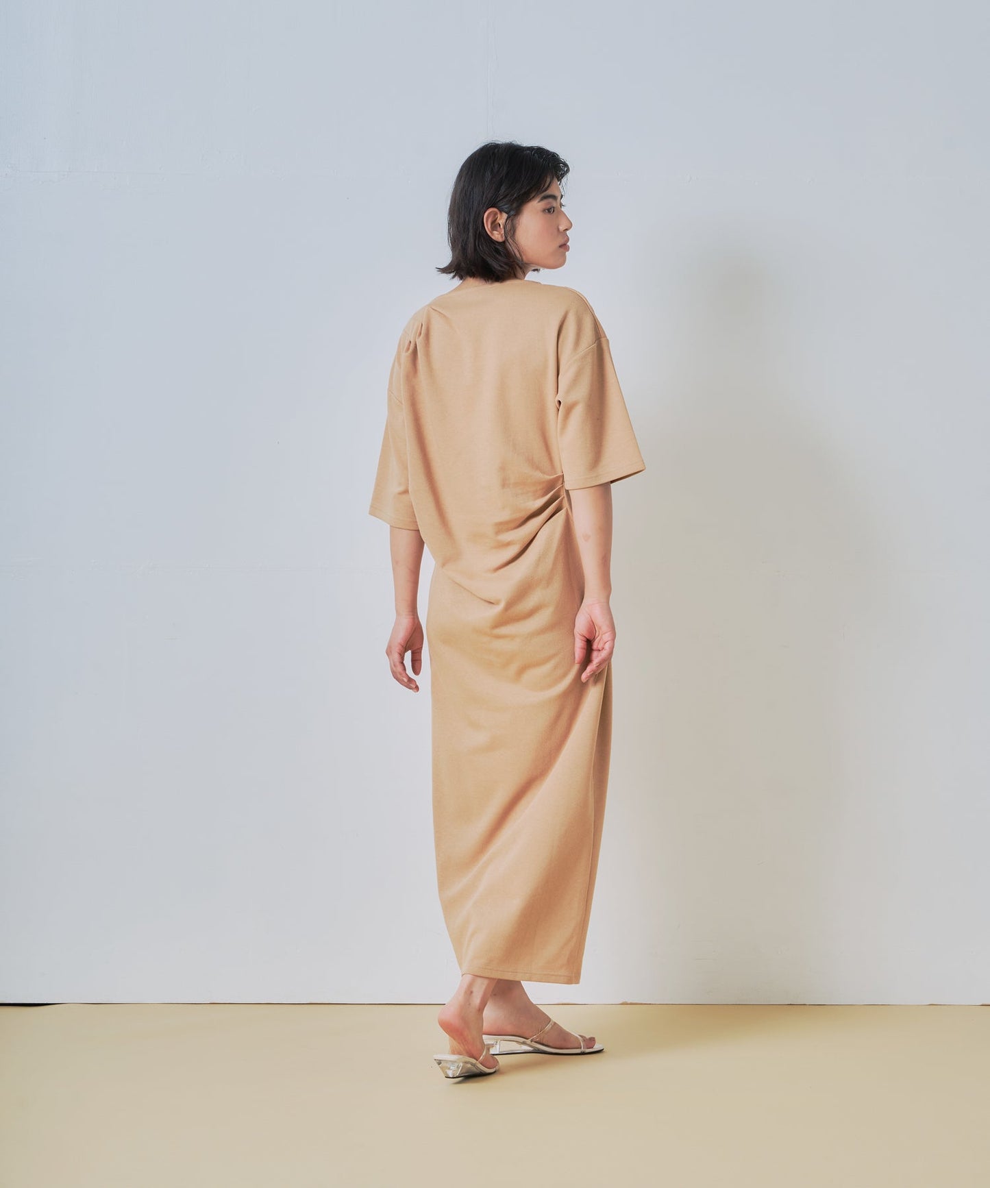 asymmetry tuck dress / WHT26HOP4078