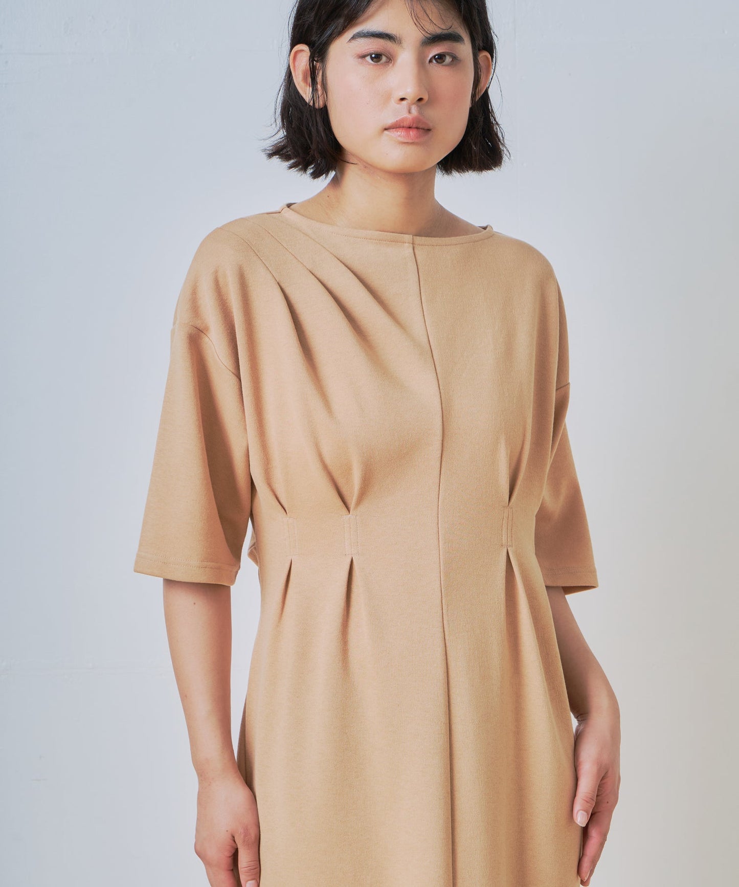 asymmetry tuck dress / WHT26HOP4078