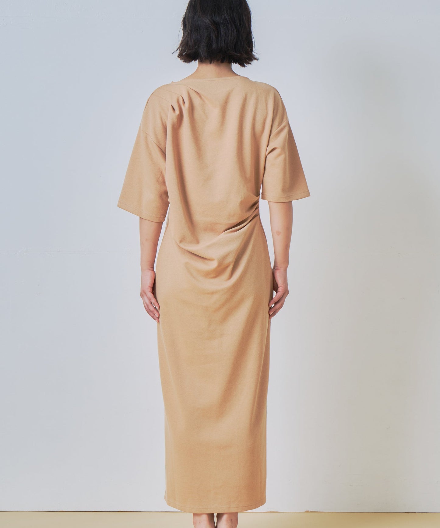 asymmetry tuck dress / WHT26HOP4078