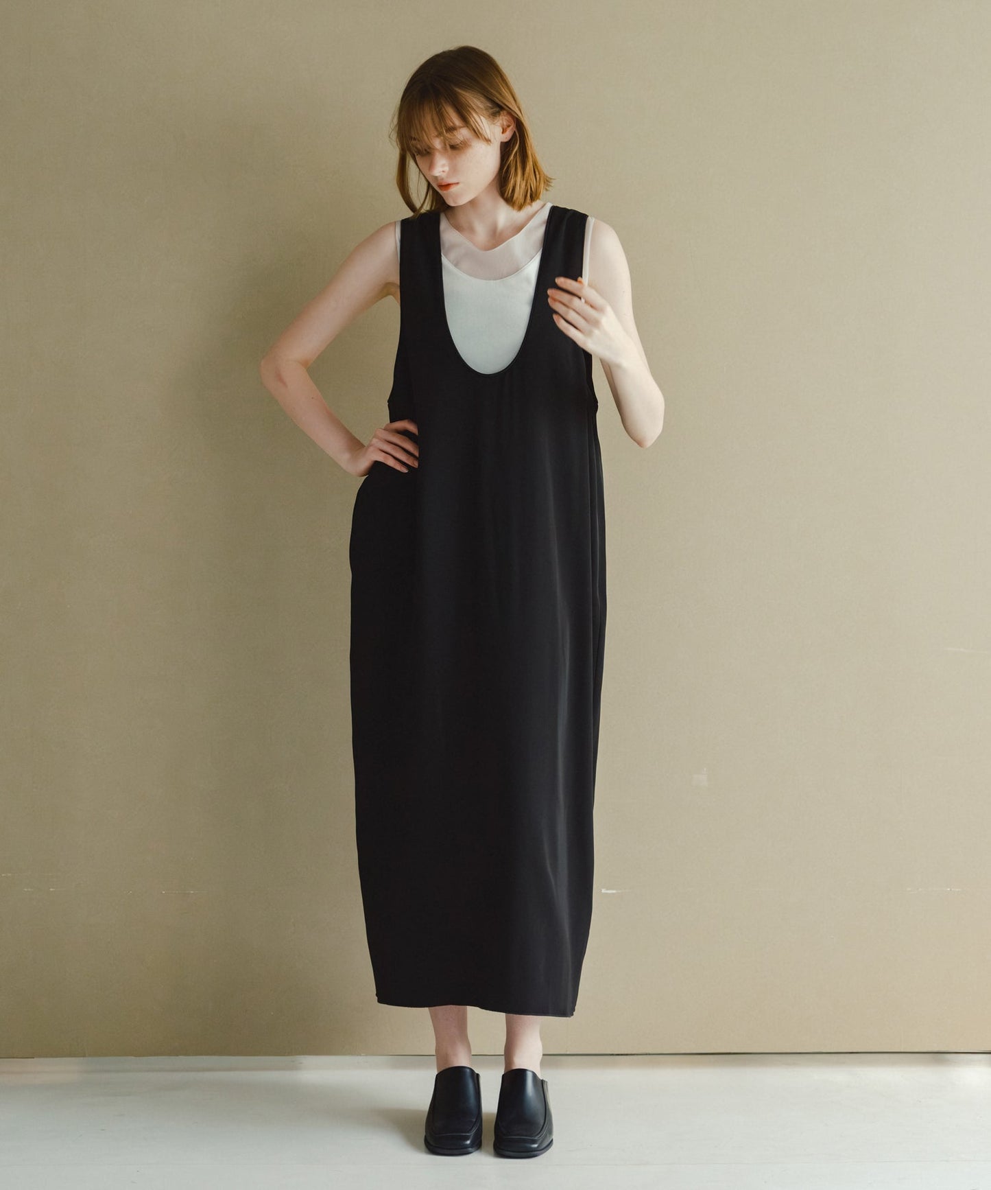 u neck cocoon dress / WHT26HOP4079