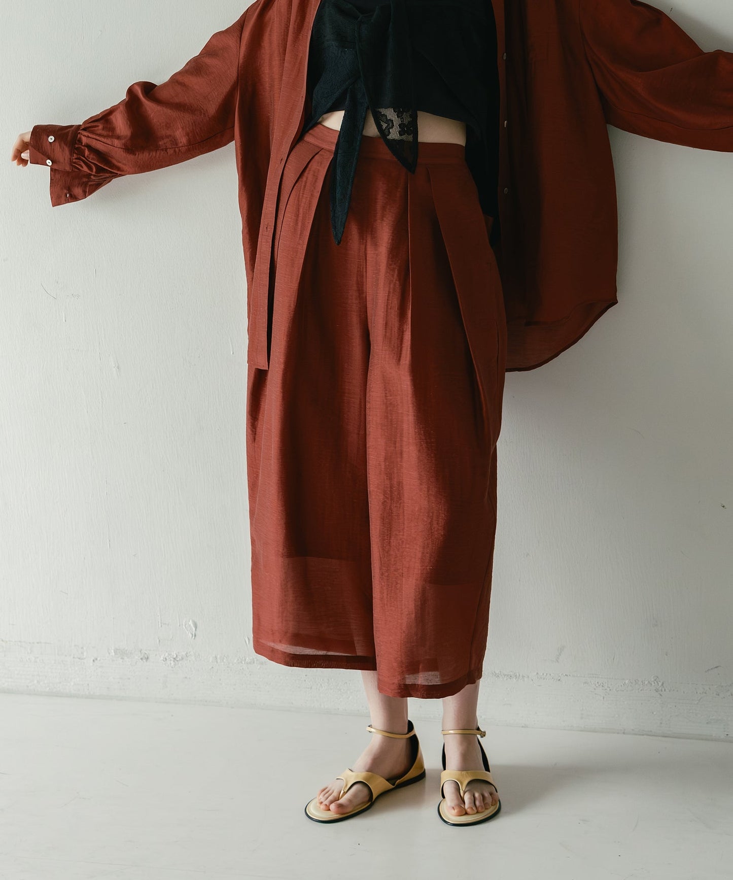 sheer volume trouser / WHT26HPT4062