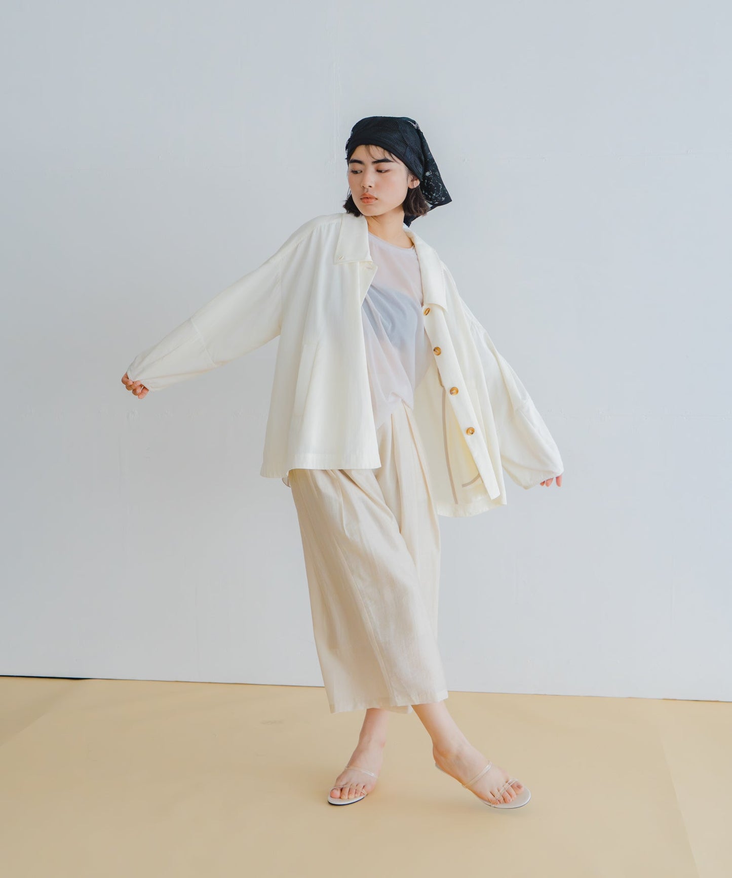 sheer volume trouser / WHT26HPT4062