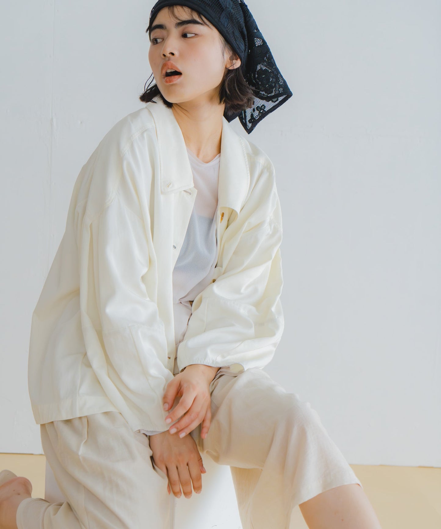 sheer volume trouser / WHT26HPT4062