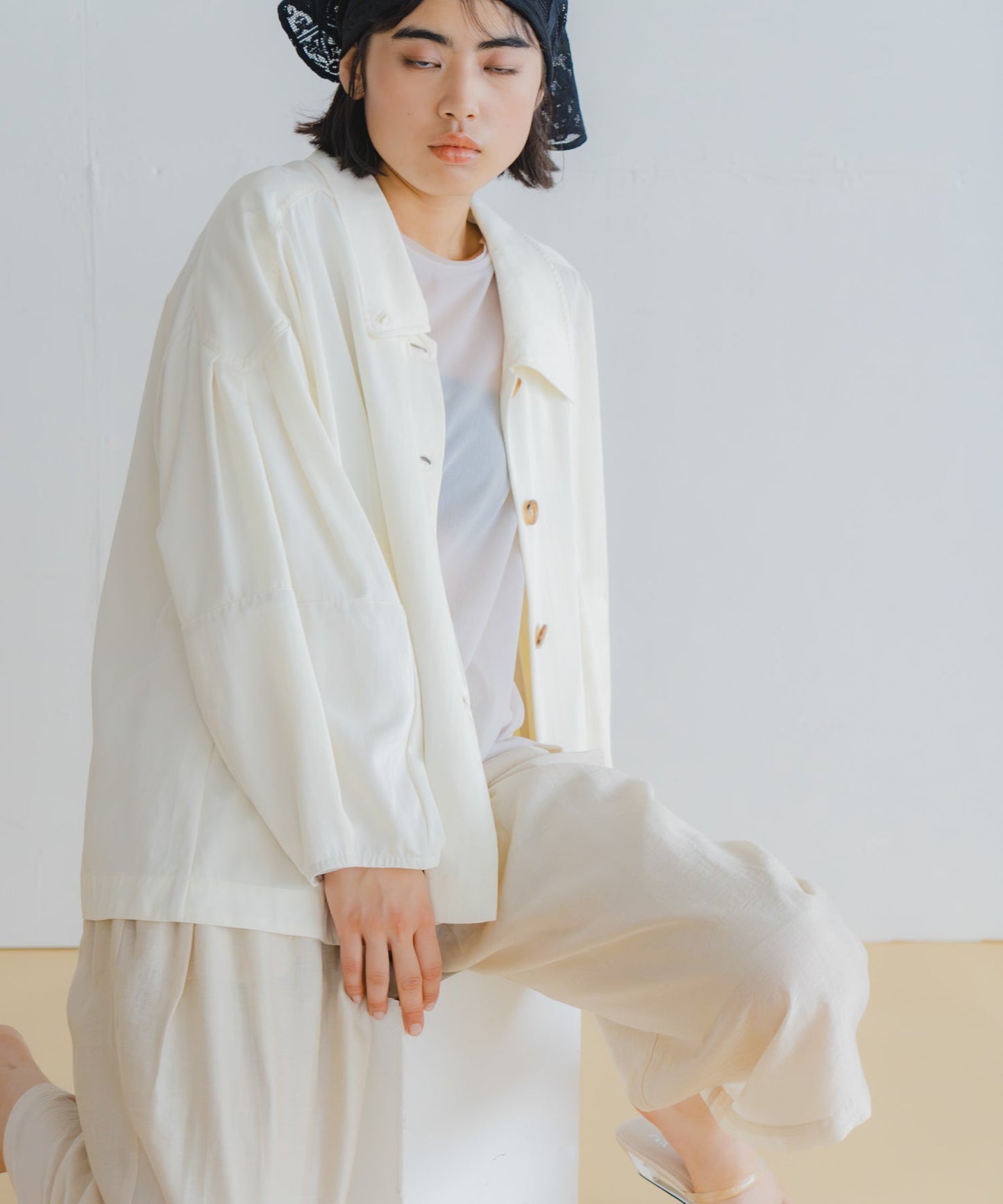 sheer volume trouser / WHT26HPT4062
