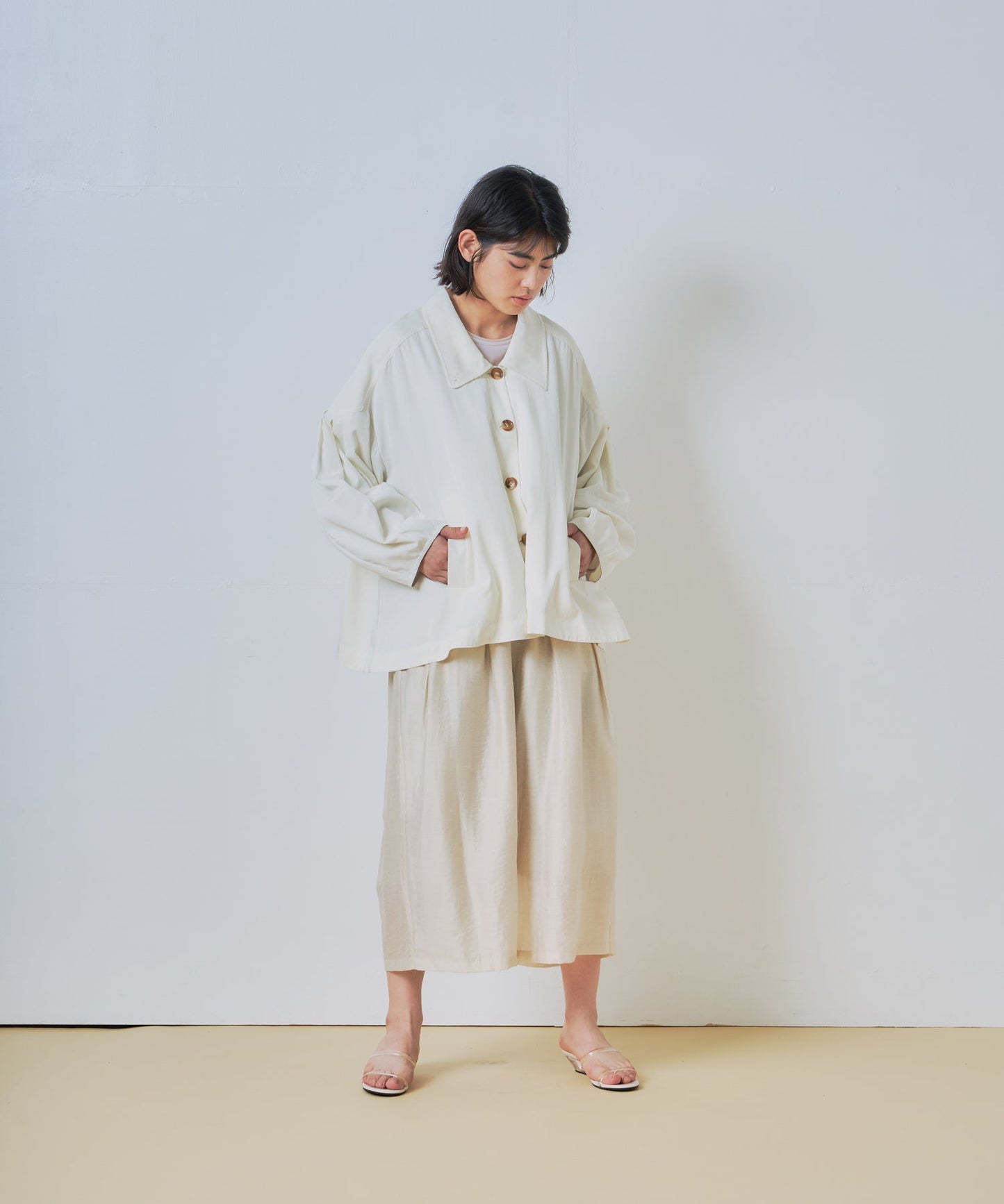 sheer volume trouser / WHT26HPT4062