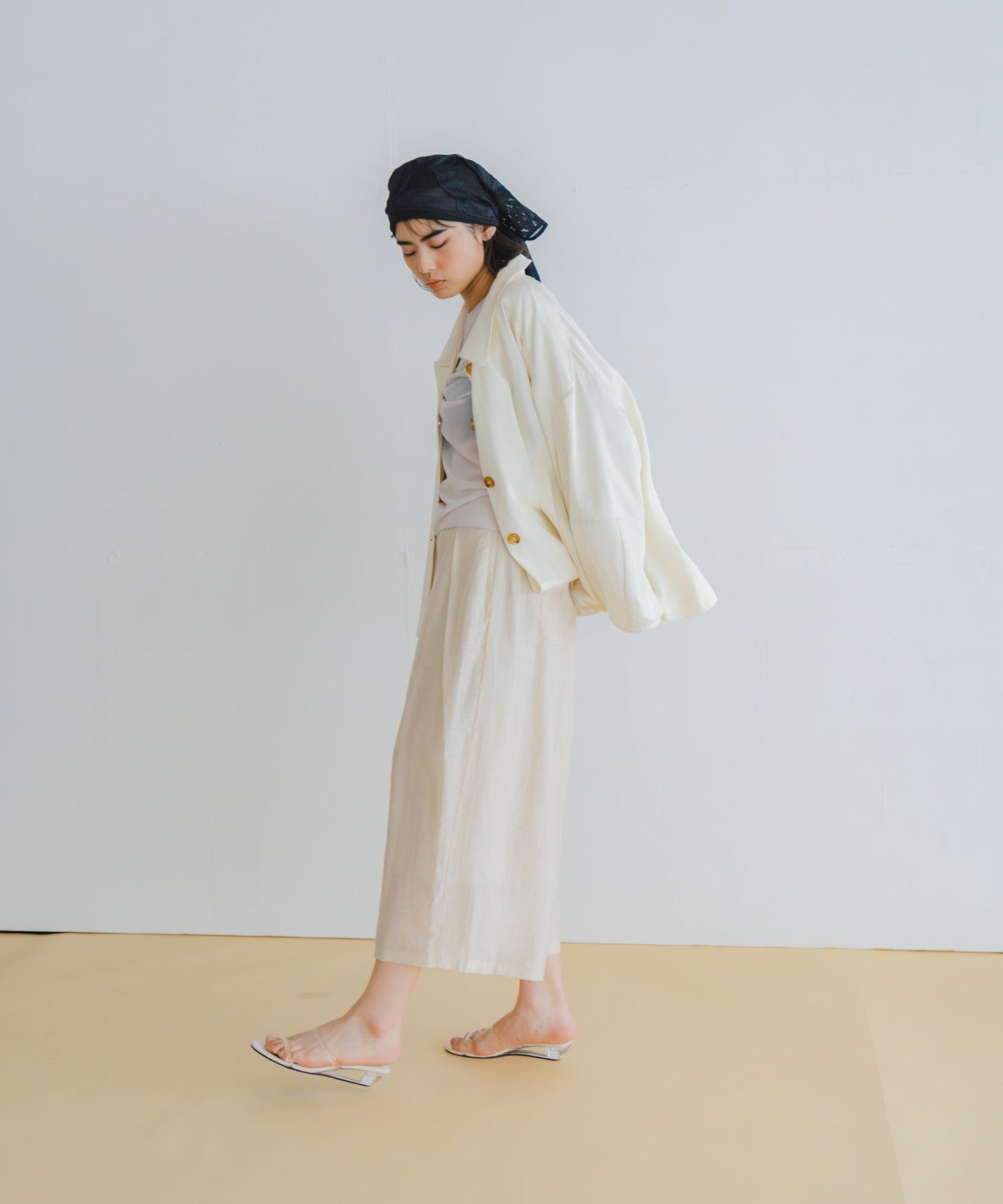 sheer volume trouser / WHT26HPT4062