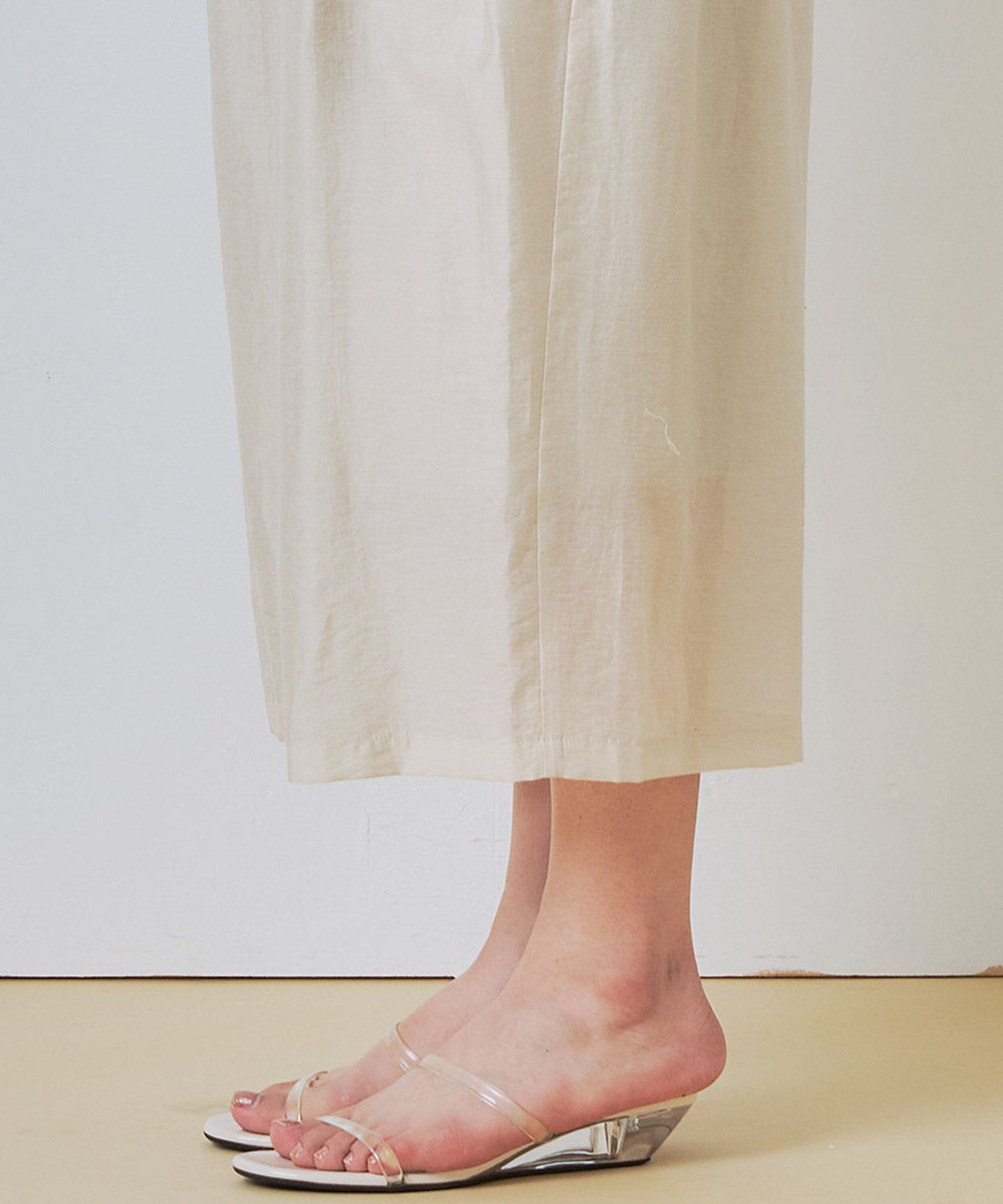 sheer volume trouser / WHT26HPT4062