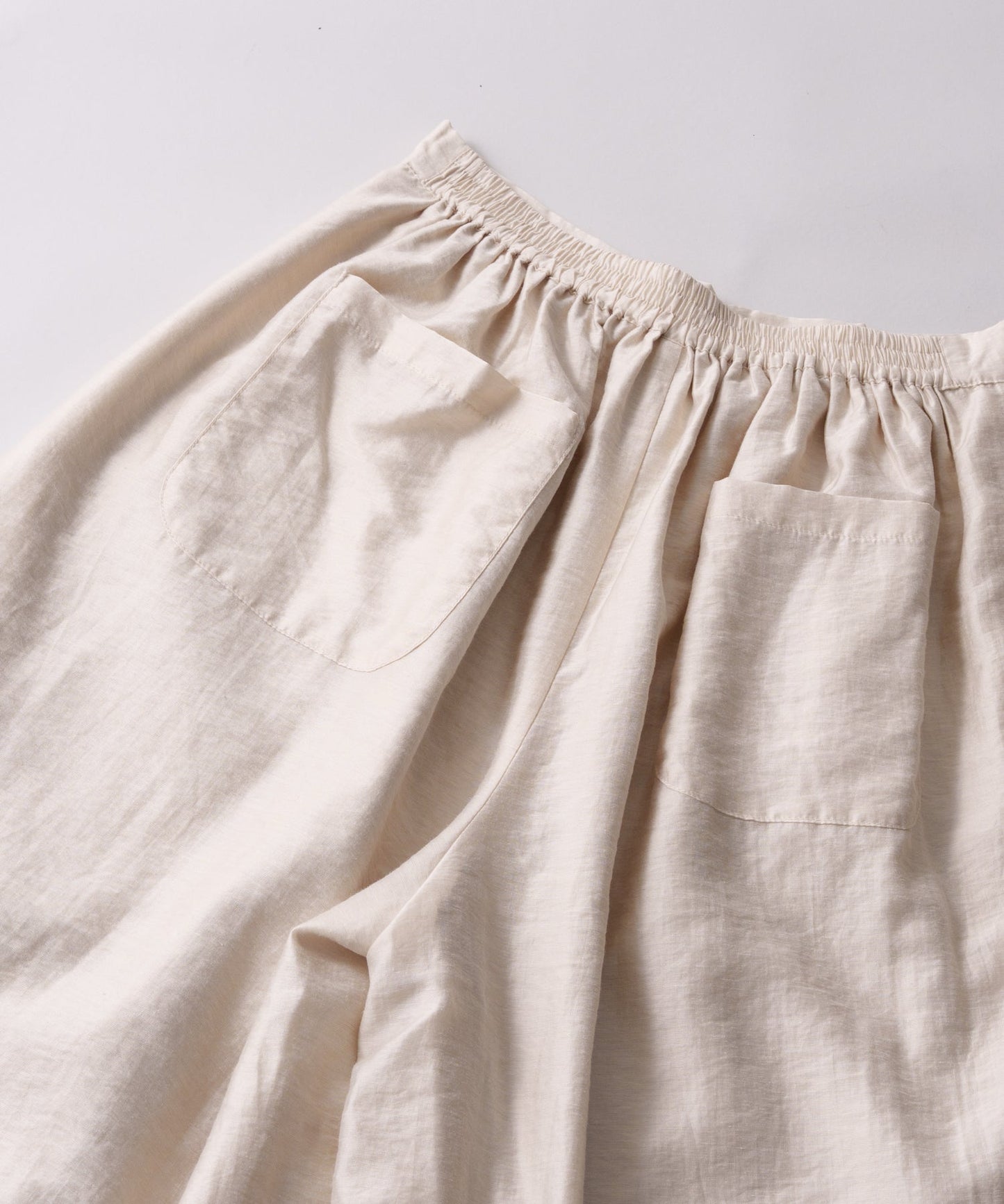 sheer volume trouser / WHT26HPT4062