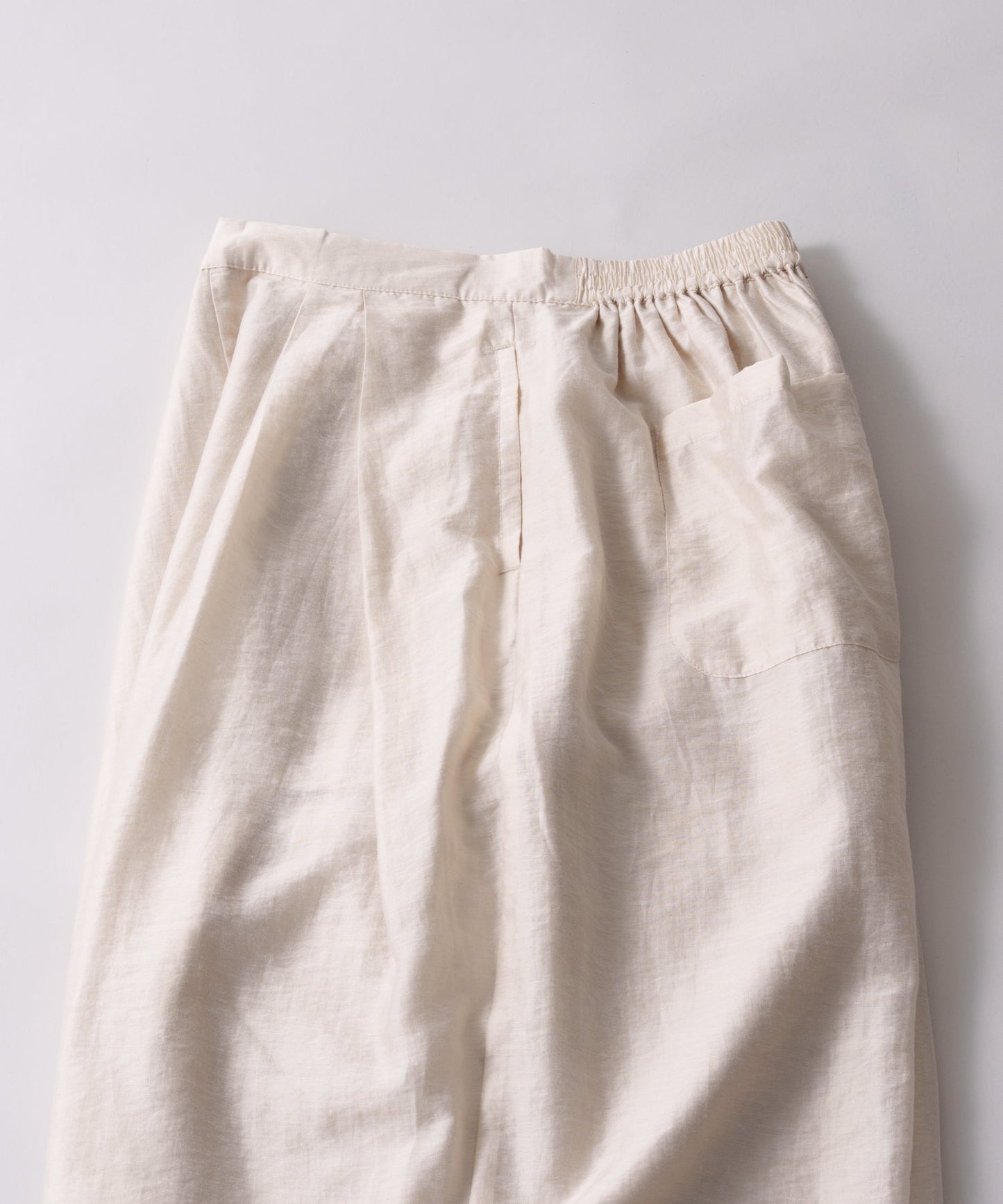 sheer volume trouser / WHT26HPT4062