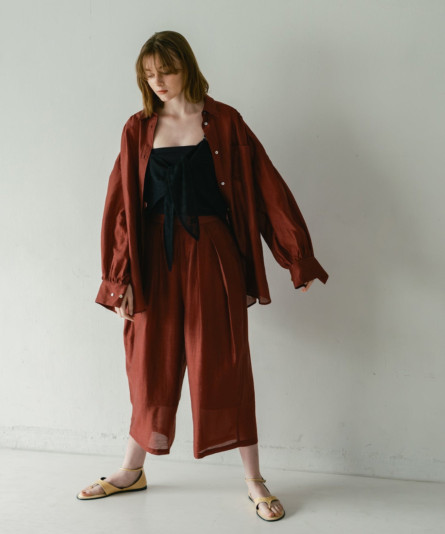 sheer volume trouser / WHT26HPT4062