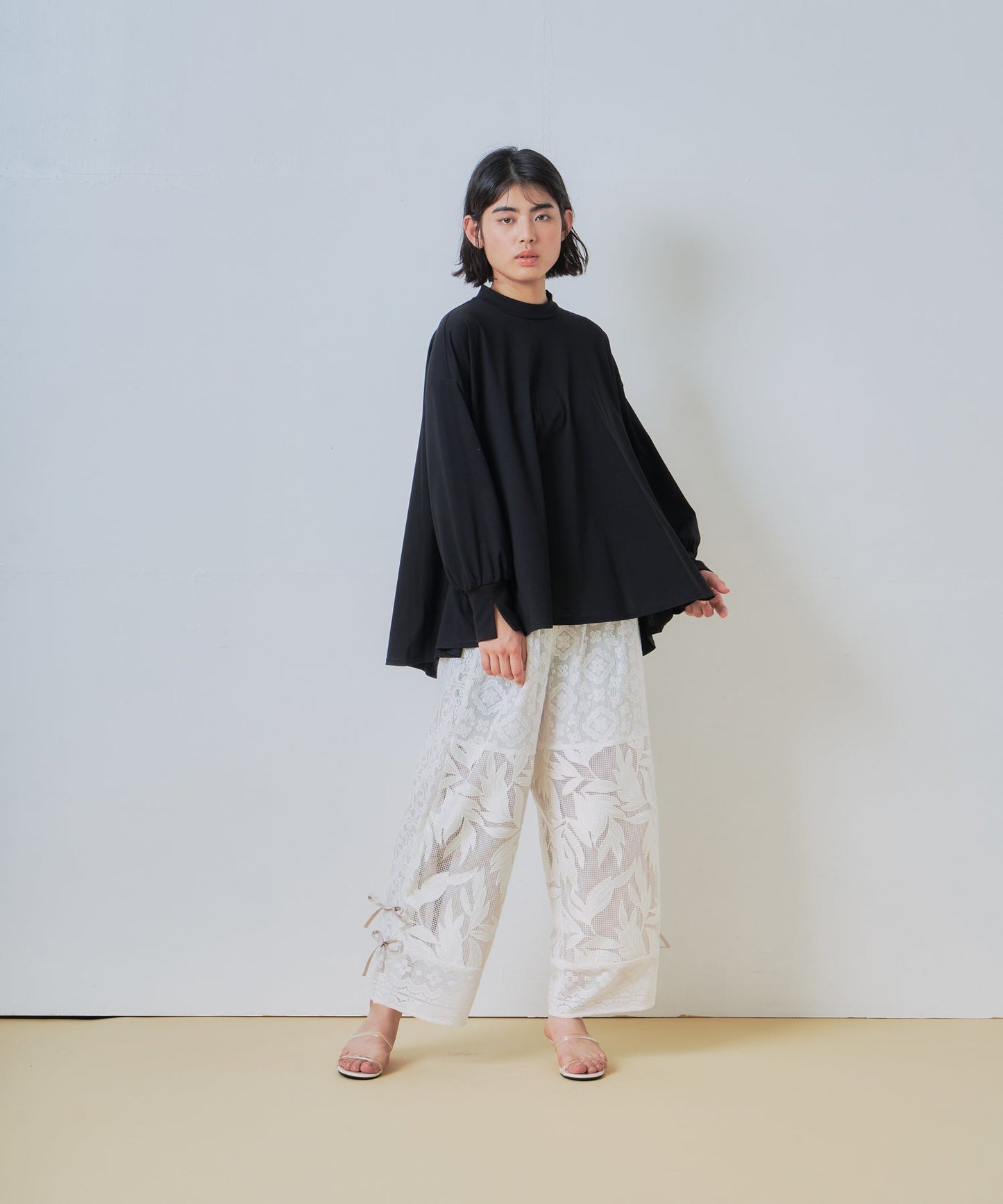 lace combination pants / WHT26HPT4063