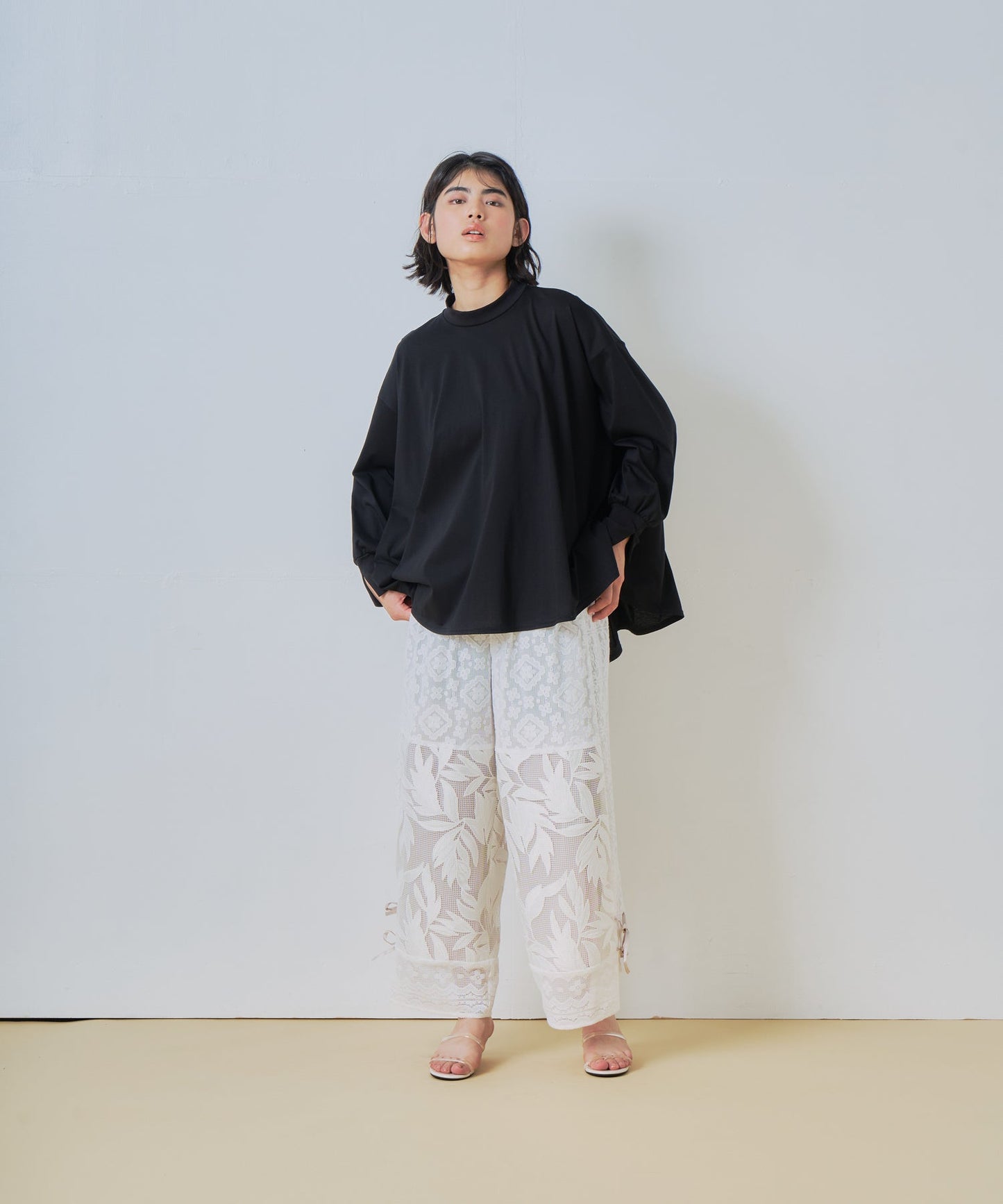 lace combination pants / WHT26HPT4063