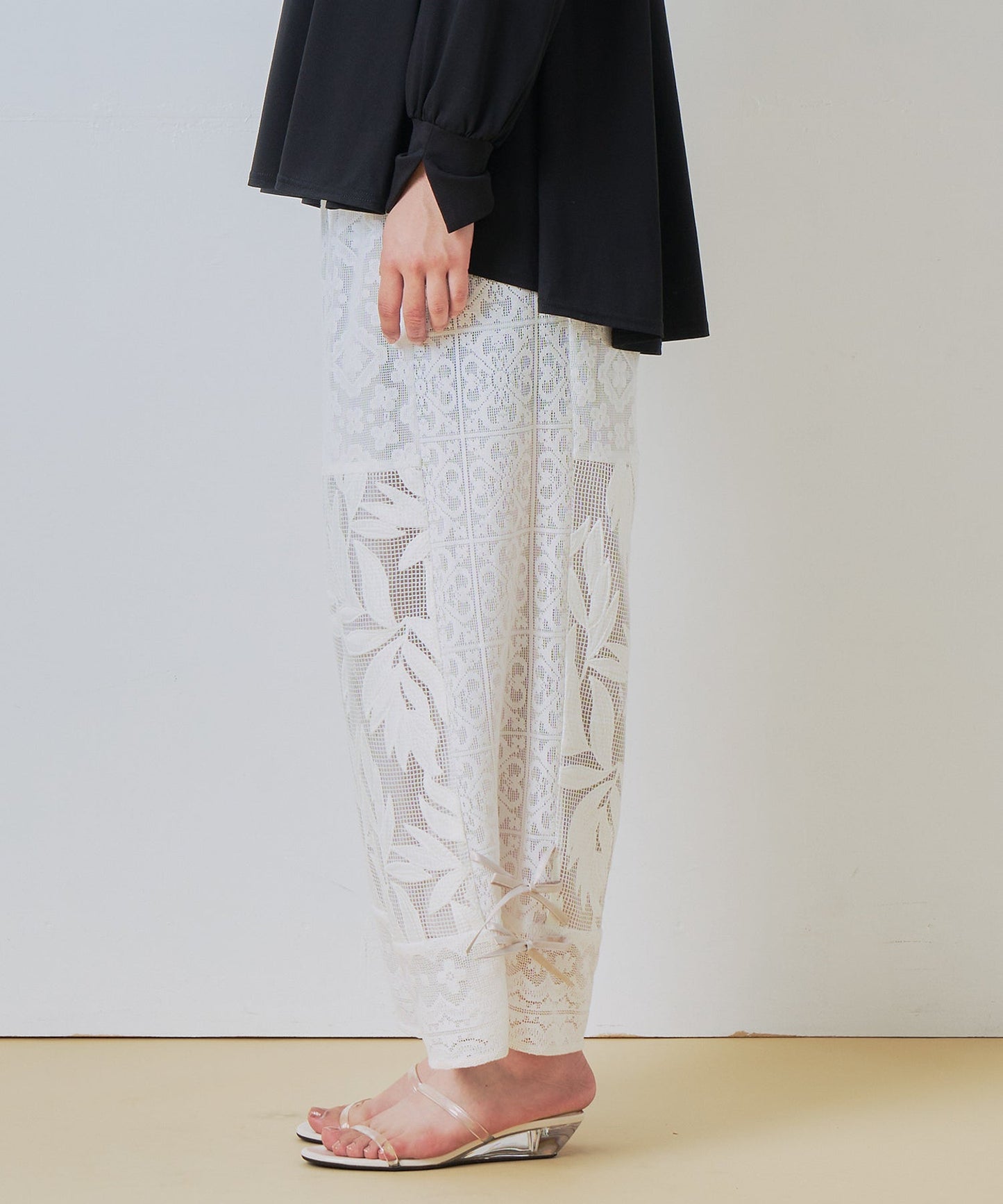 lace combination pants / WHT26HPT4063