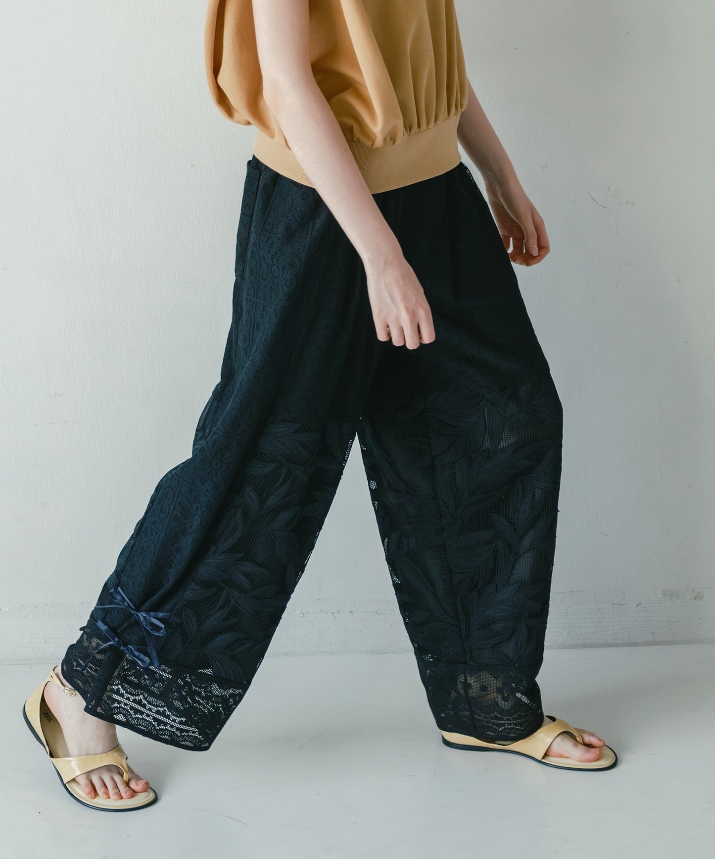 lace combination pants / WHT26HPT4063