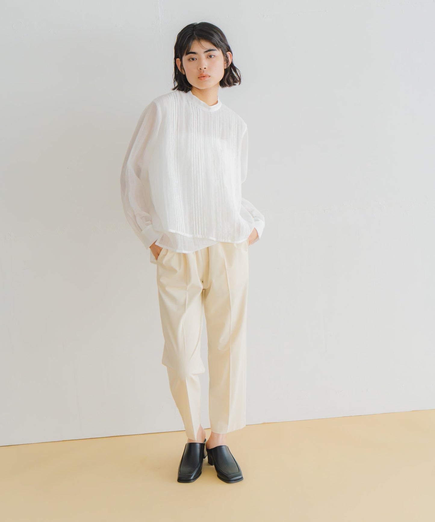centerpress trouser / WHT26HPT4064