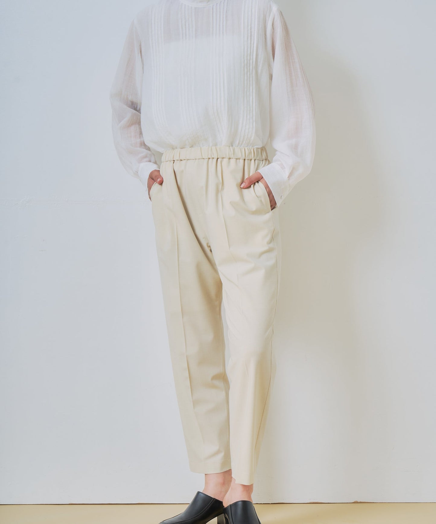 centerpress trouser / WHT26HPT4064