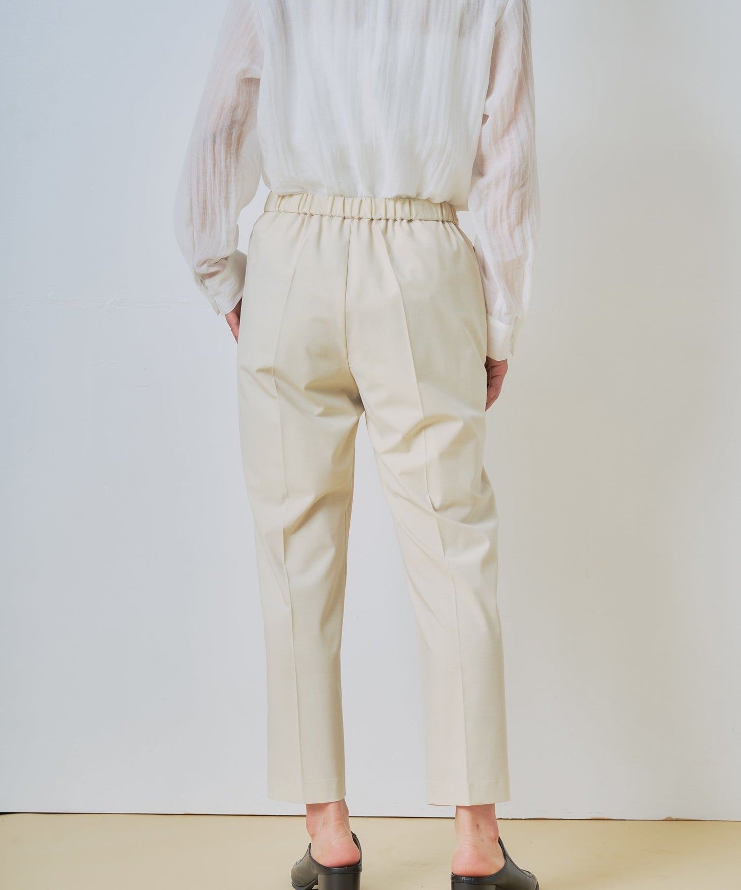 centerpress trouser / WHT26HPT4064