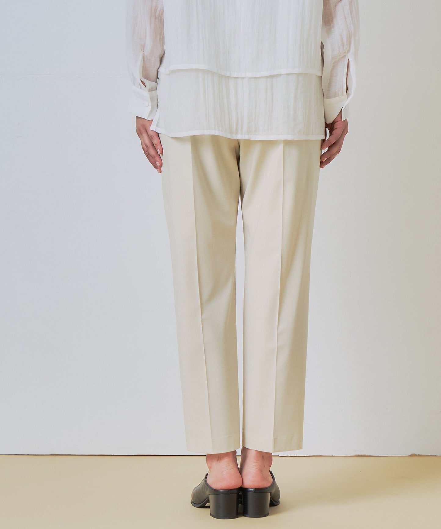 centerpress trouser / WHT26HPT4064
