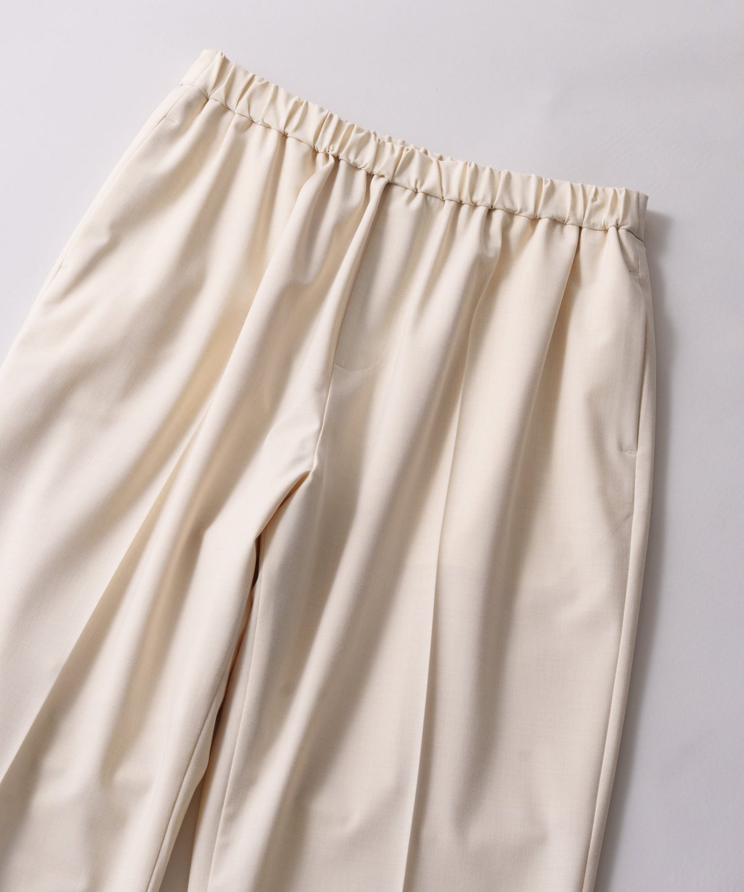 centerpress trouser / WHT26HPT4064
