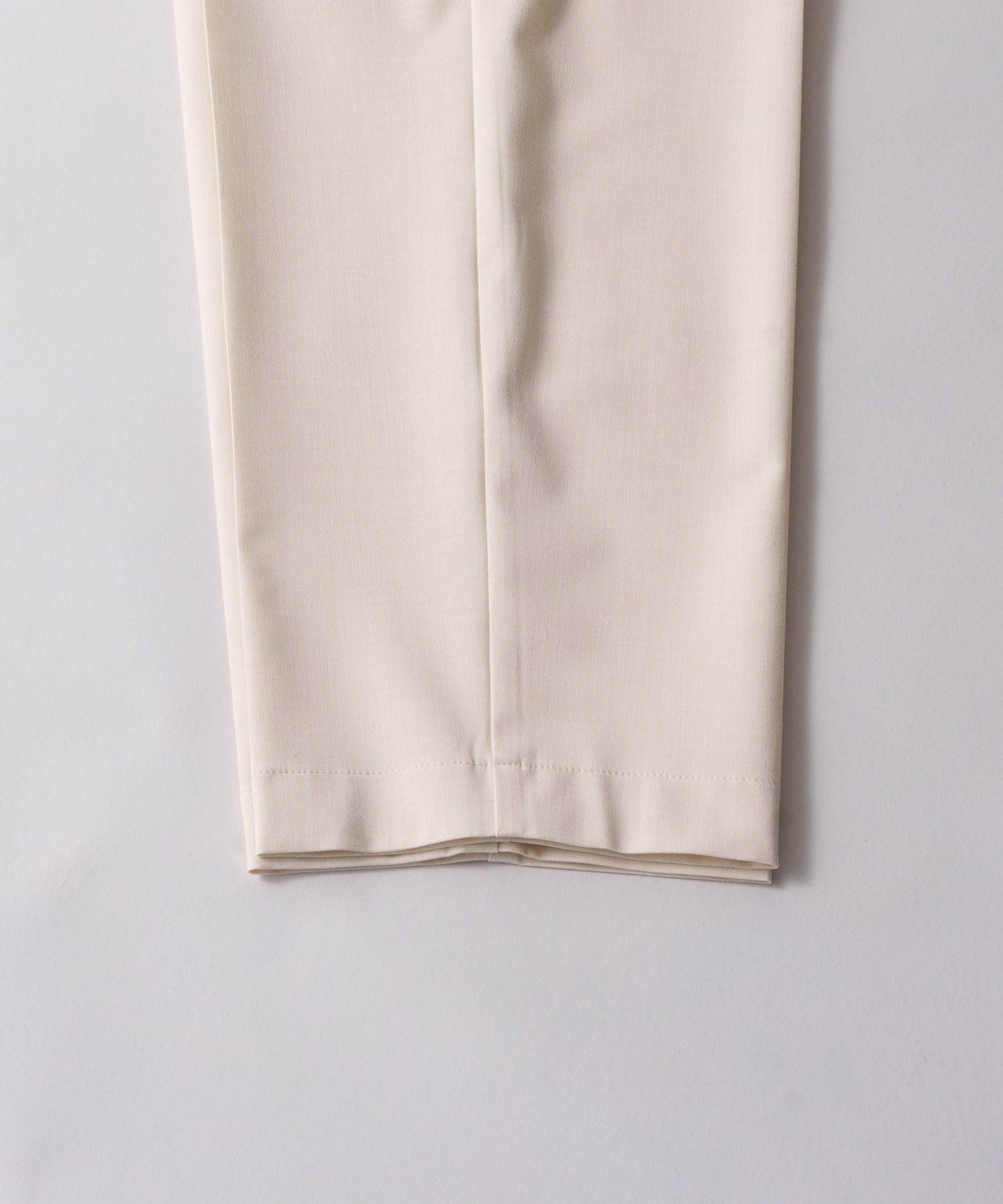 centerpress trouser / WHT26HPT4064