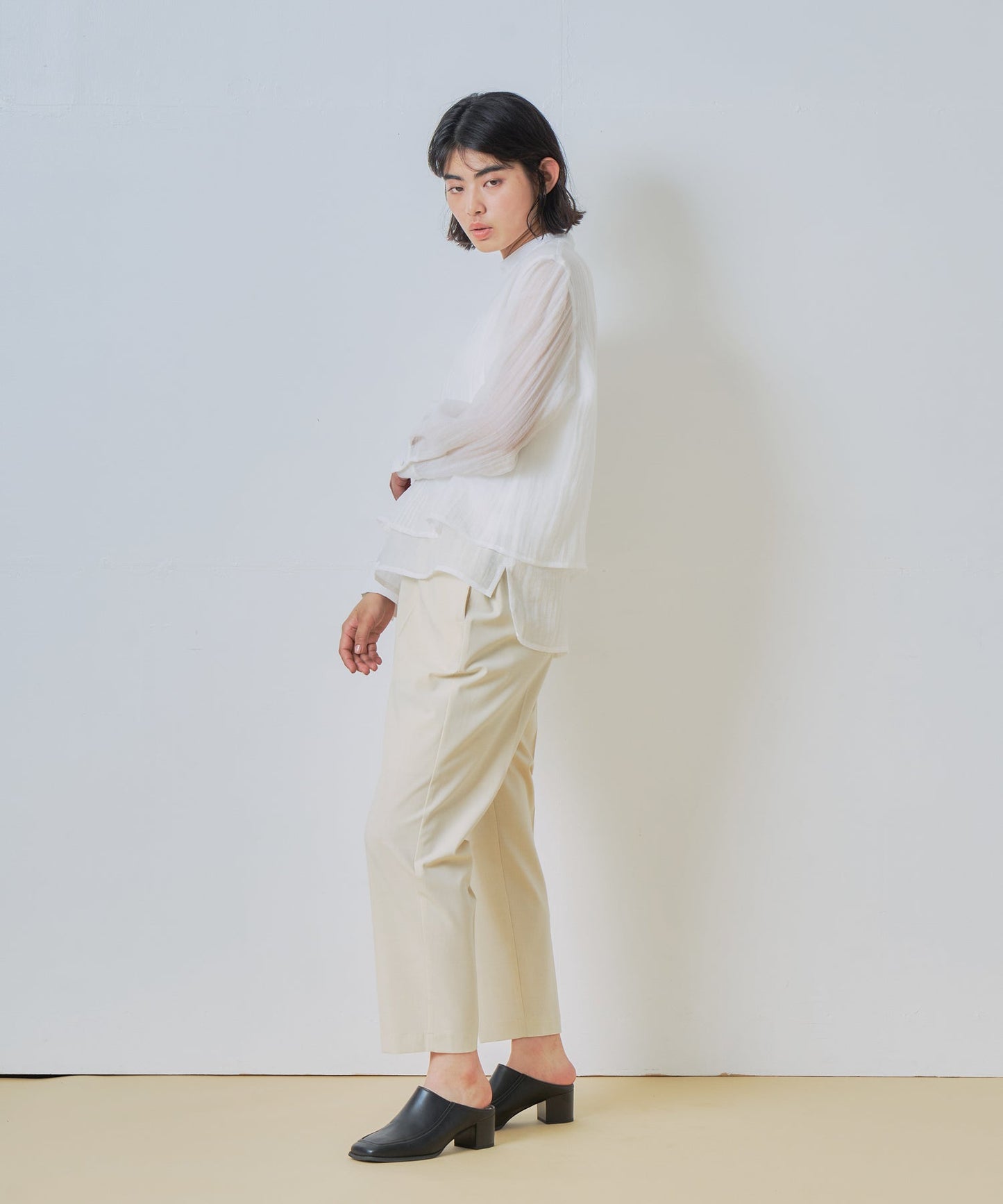 centerpress trouser / WHT26HPT4064