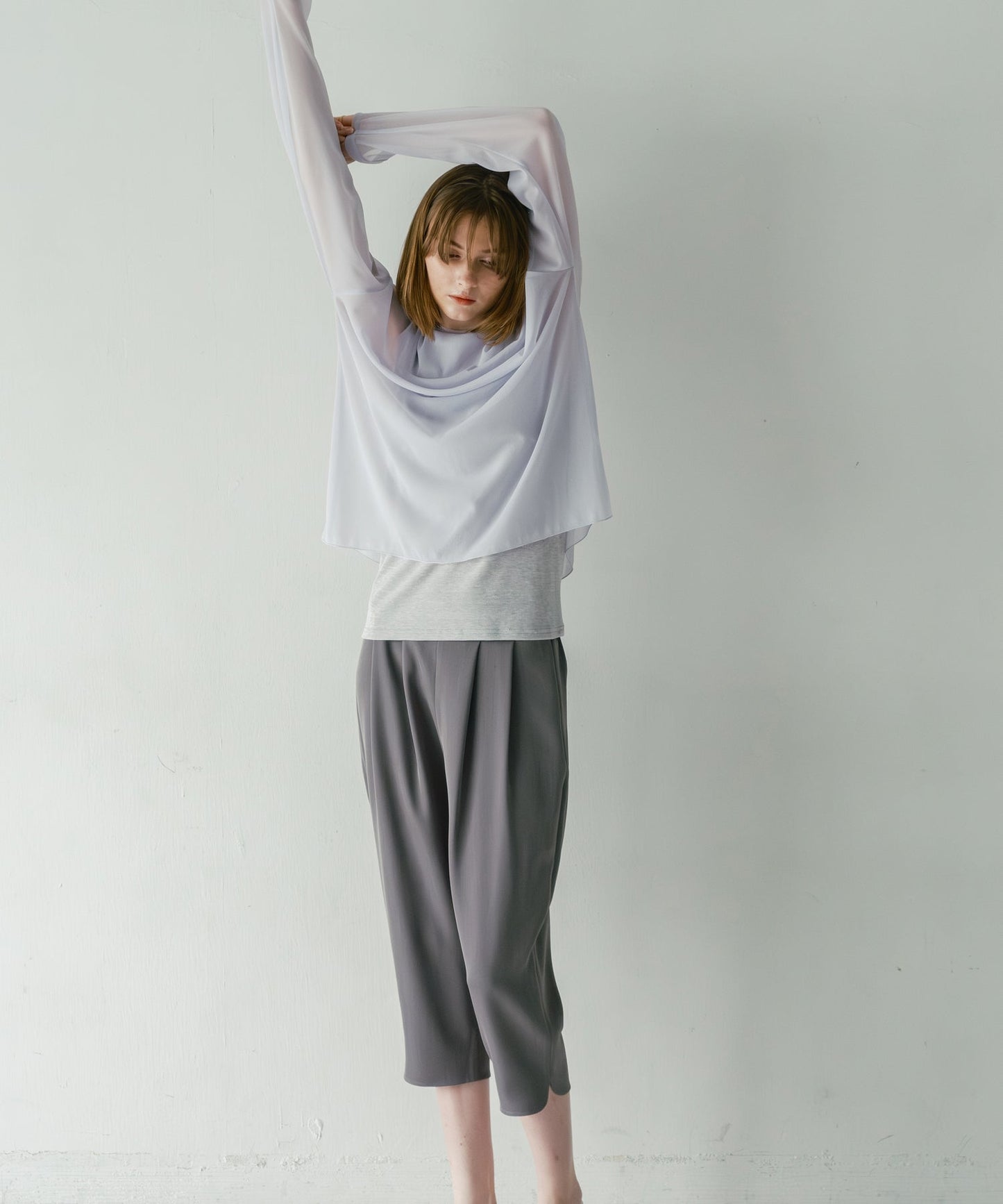 loose capri pants / WHT26HPT4066