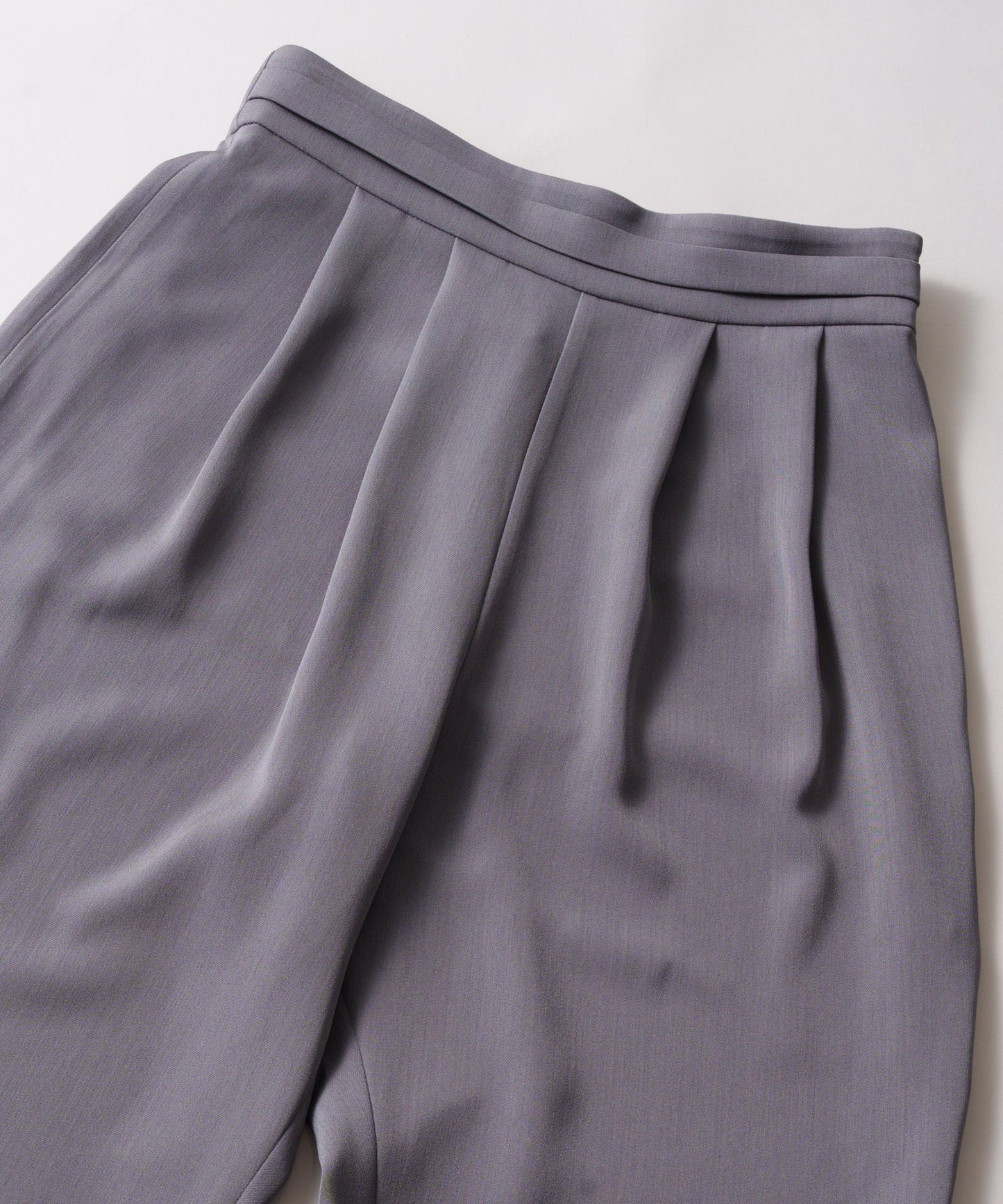 loose capri pants / WHT26HPT4066