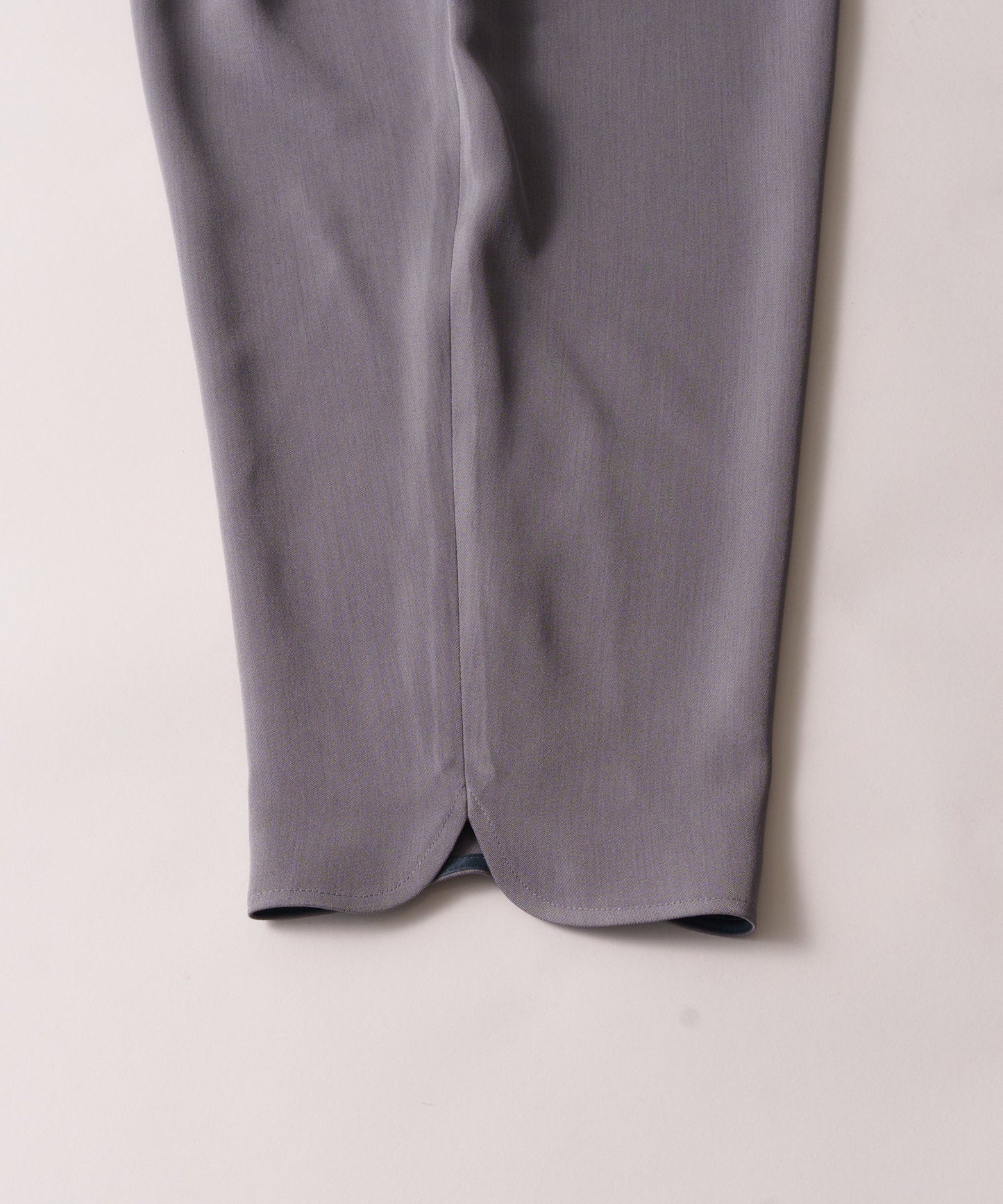 loose capri pants / WHT26HPT4066