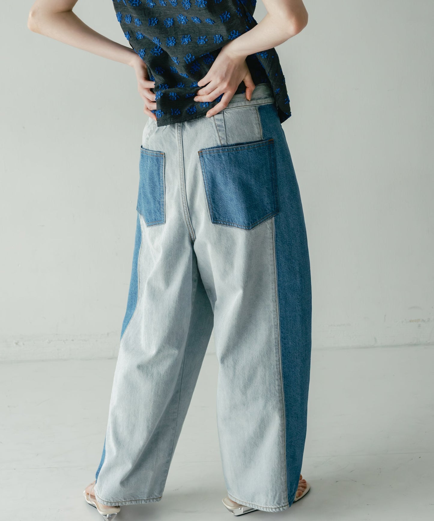 asymmetry tuck denim / WHT26HPT4068