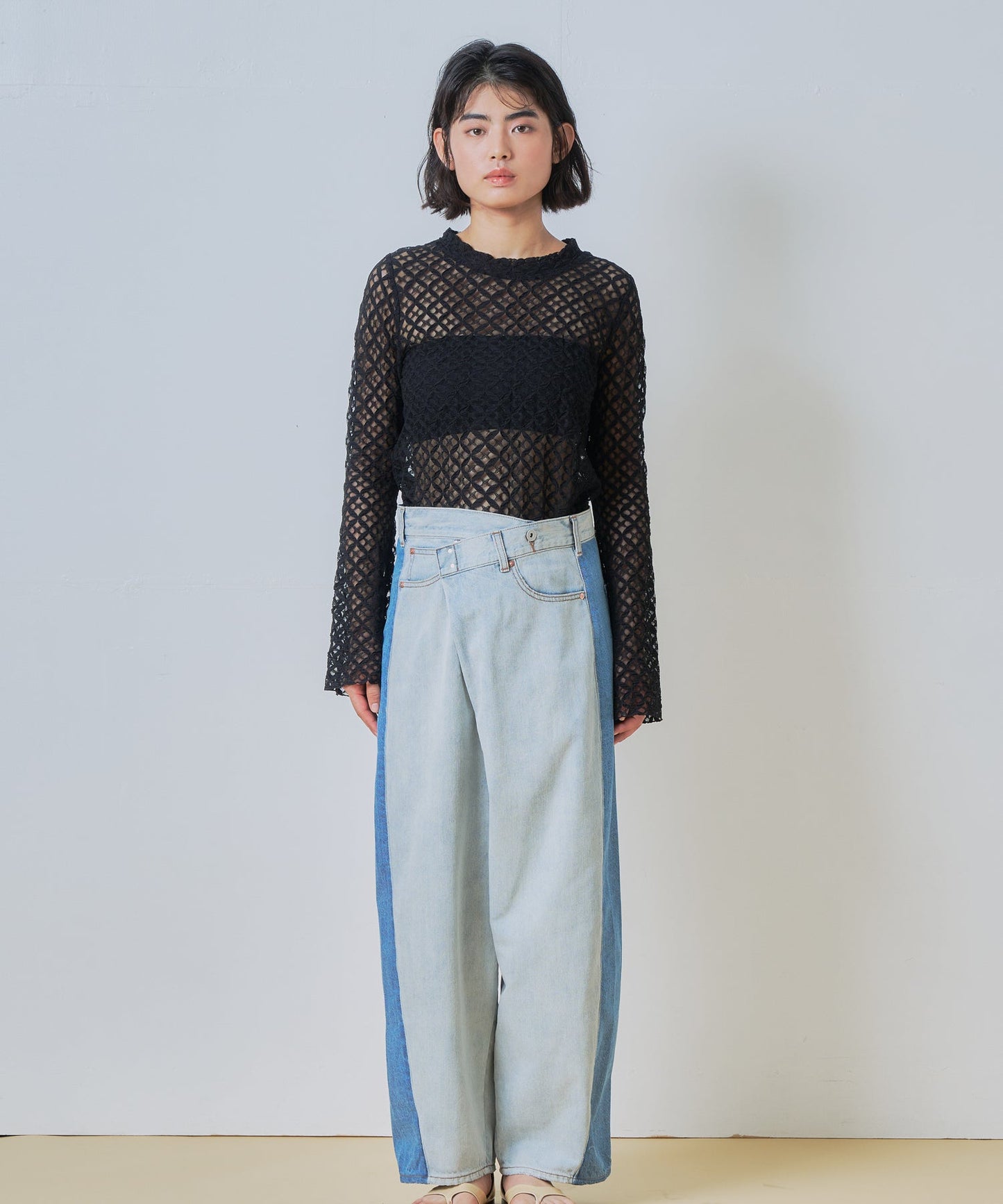 asymmetry tuck denim / WHT26HPT4068