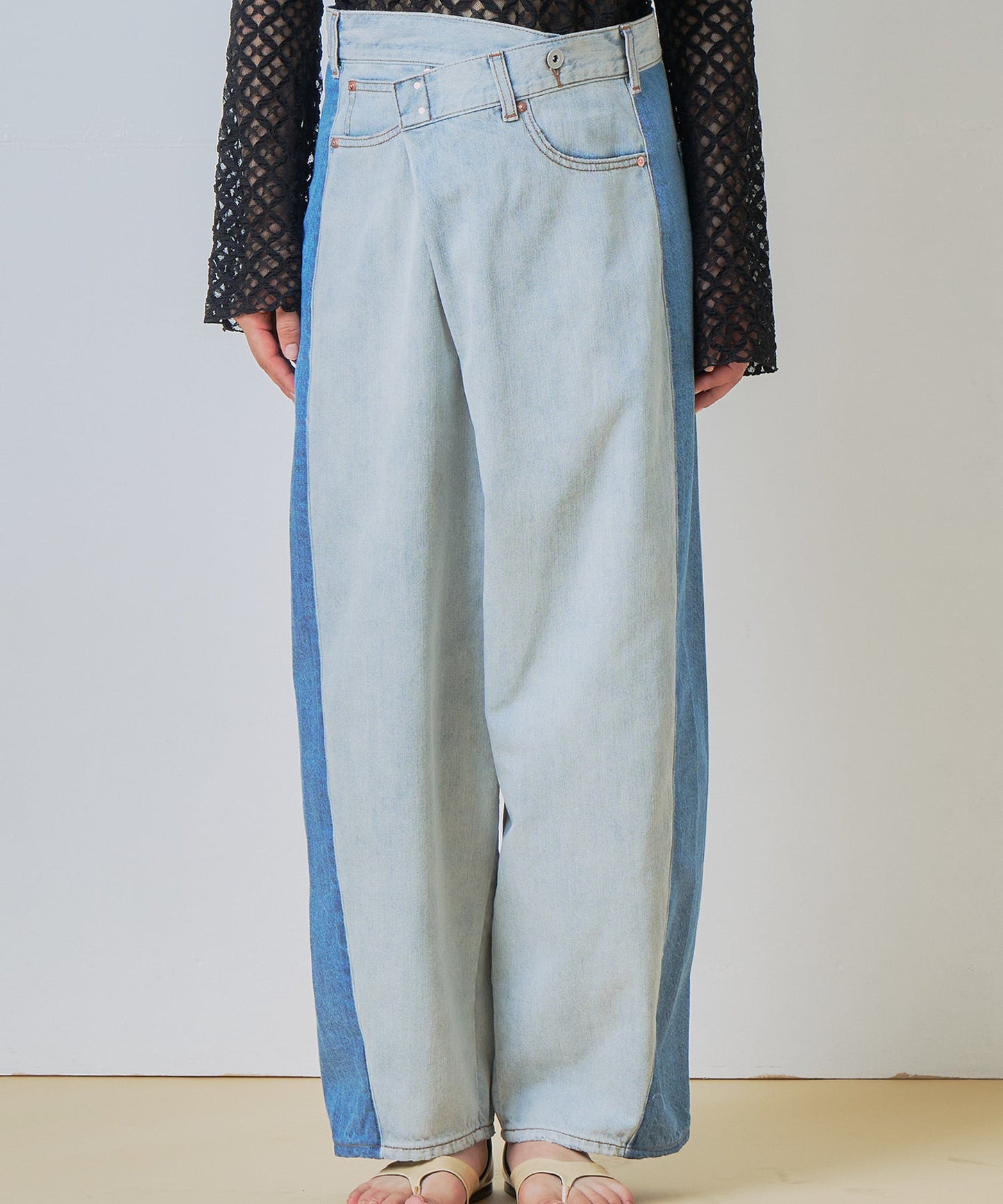 asymmetry tuck denim / WHT26HPT4068