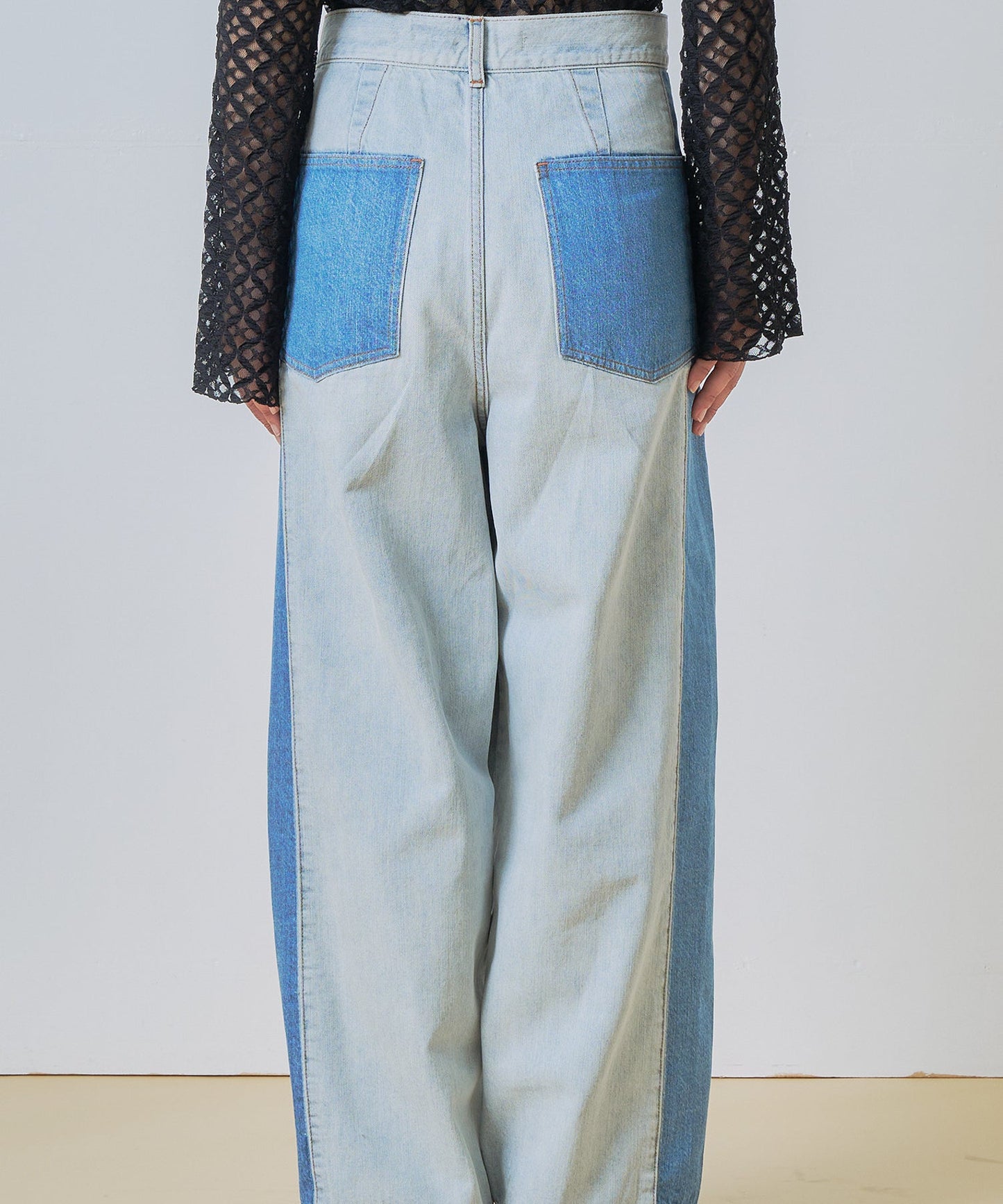 asymmetry tuck denim / WHT26HPT4068