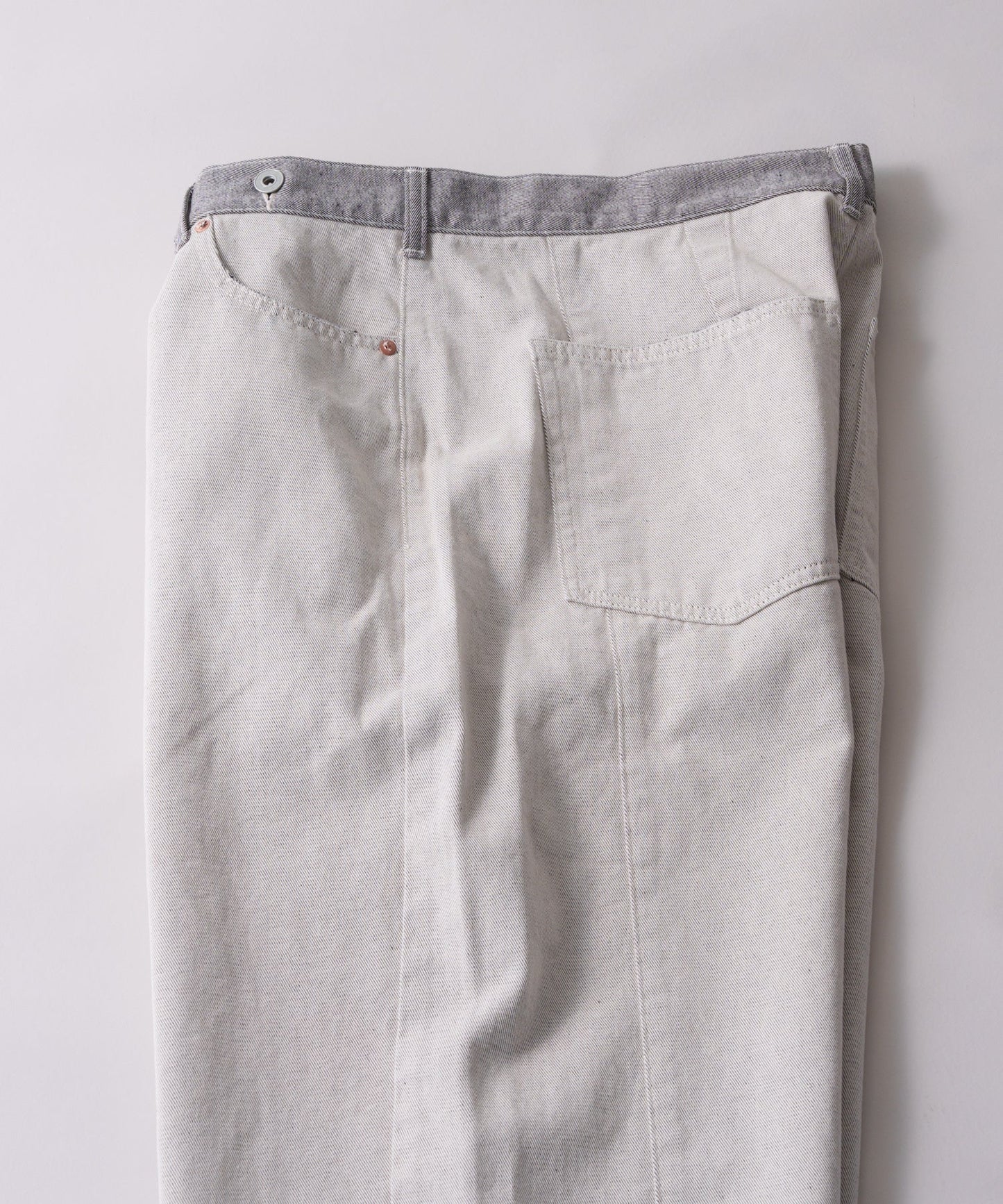 asymmetry tuck denim / WHT26HPT4068
