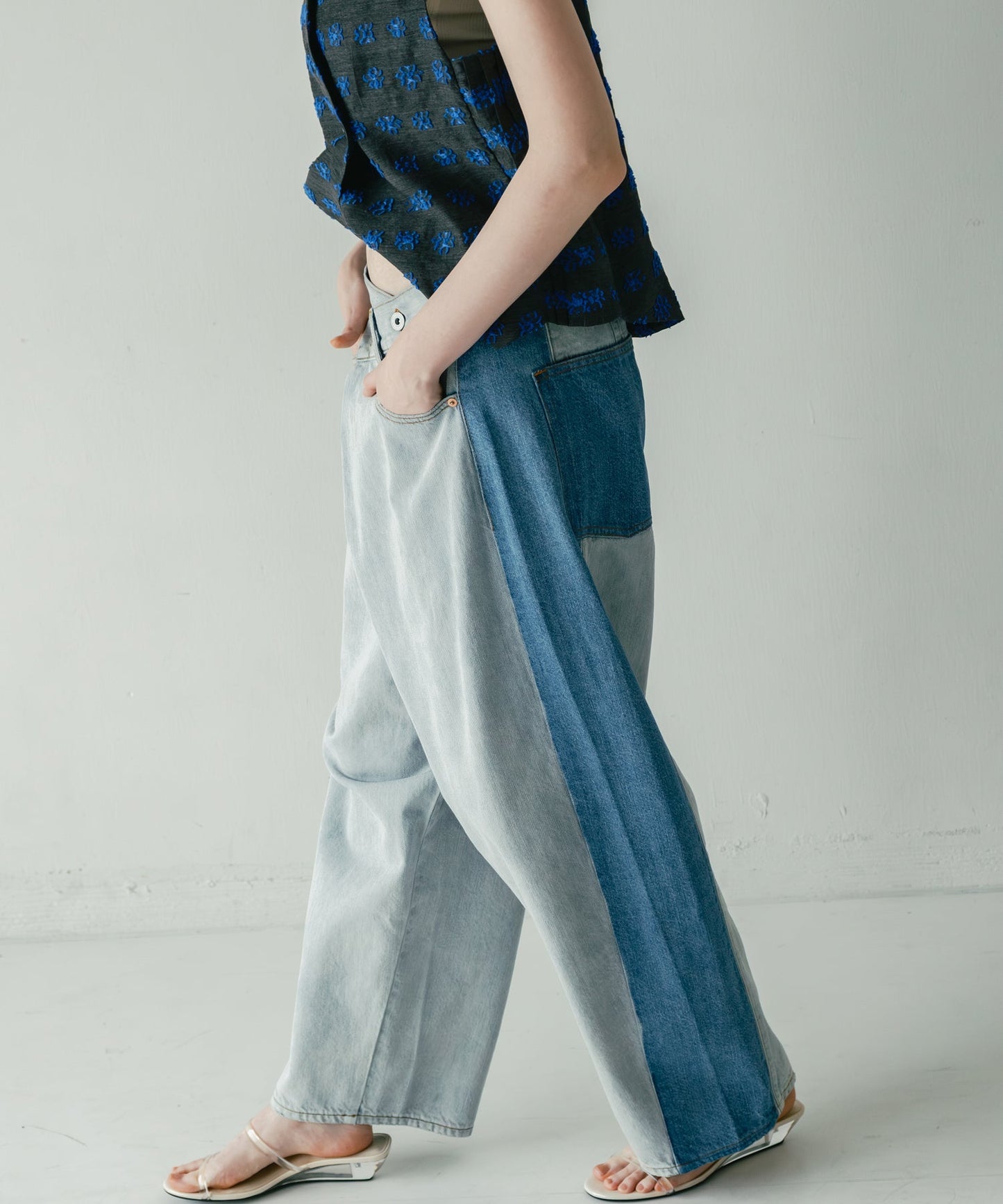 asymmetry tuck denim / WHT26HPT4068