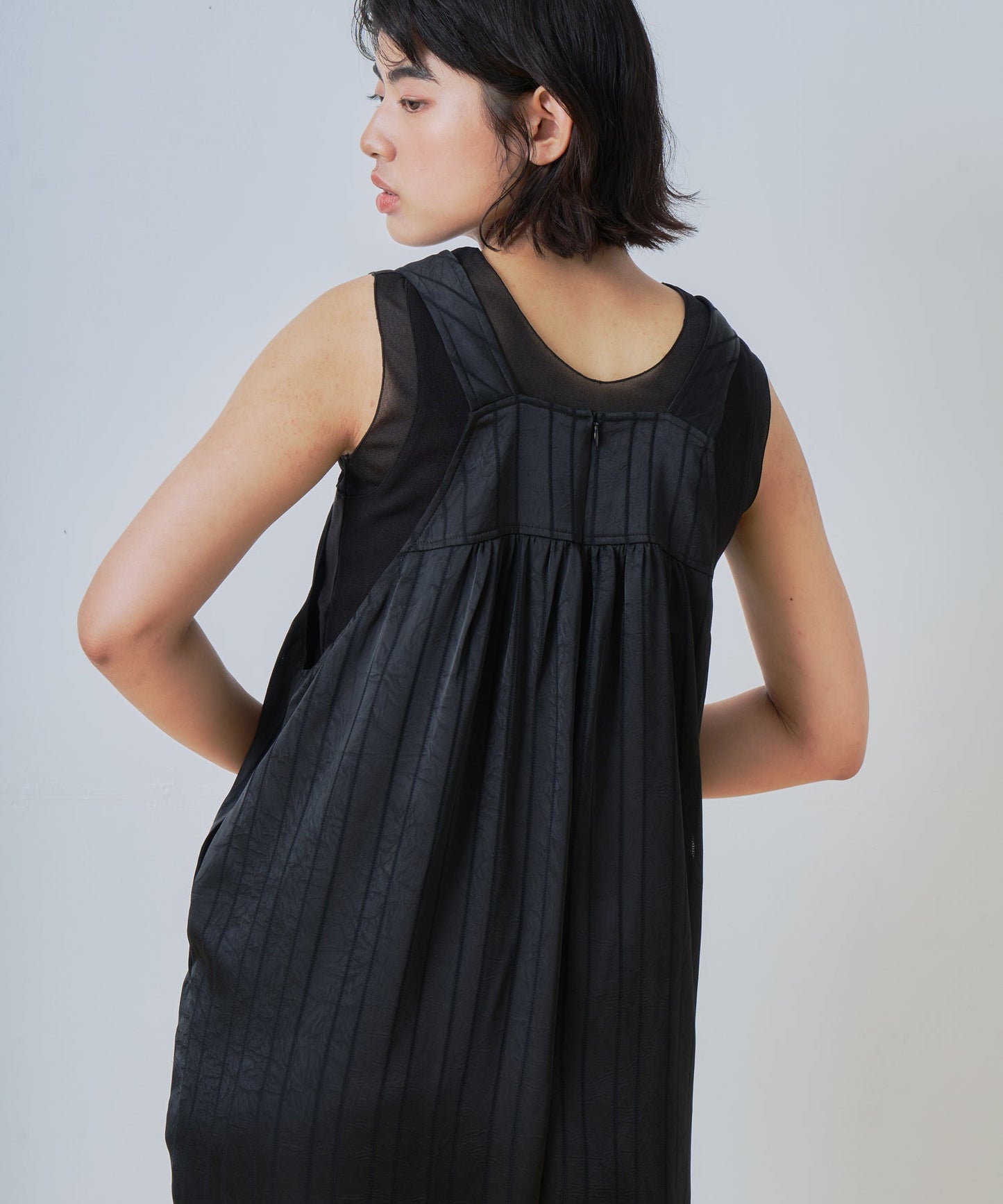 lace stain overall / WHT26HPT4069